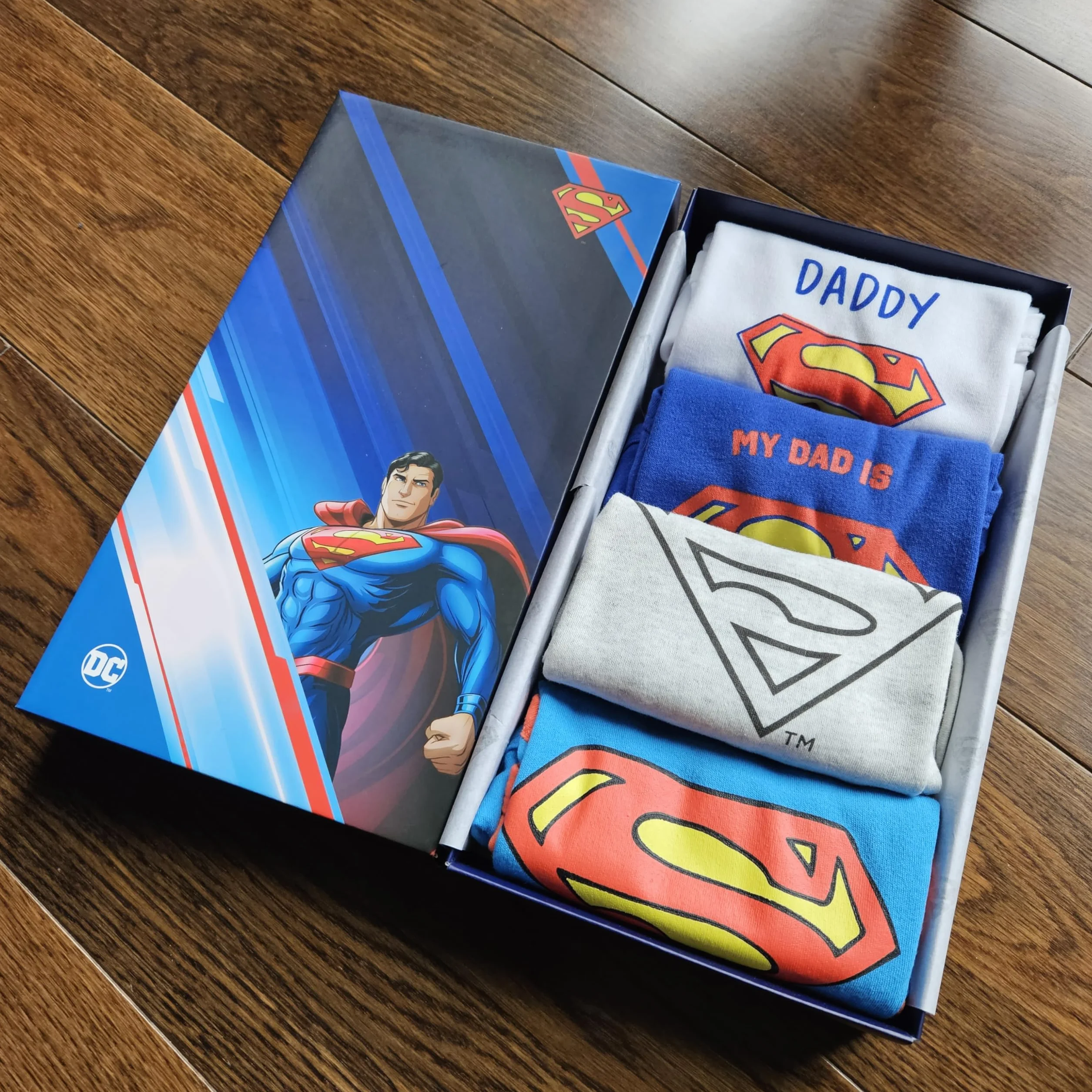 DC Comics Superman Body Bébé 4 Pack 3 Tailles Cadeau Naissance Garçon Fille