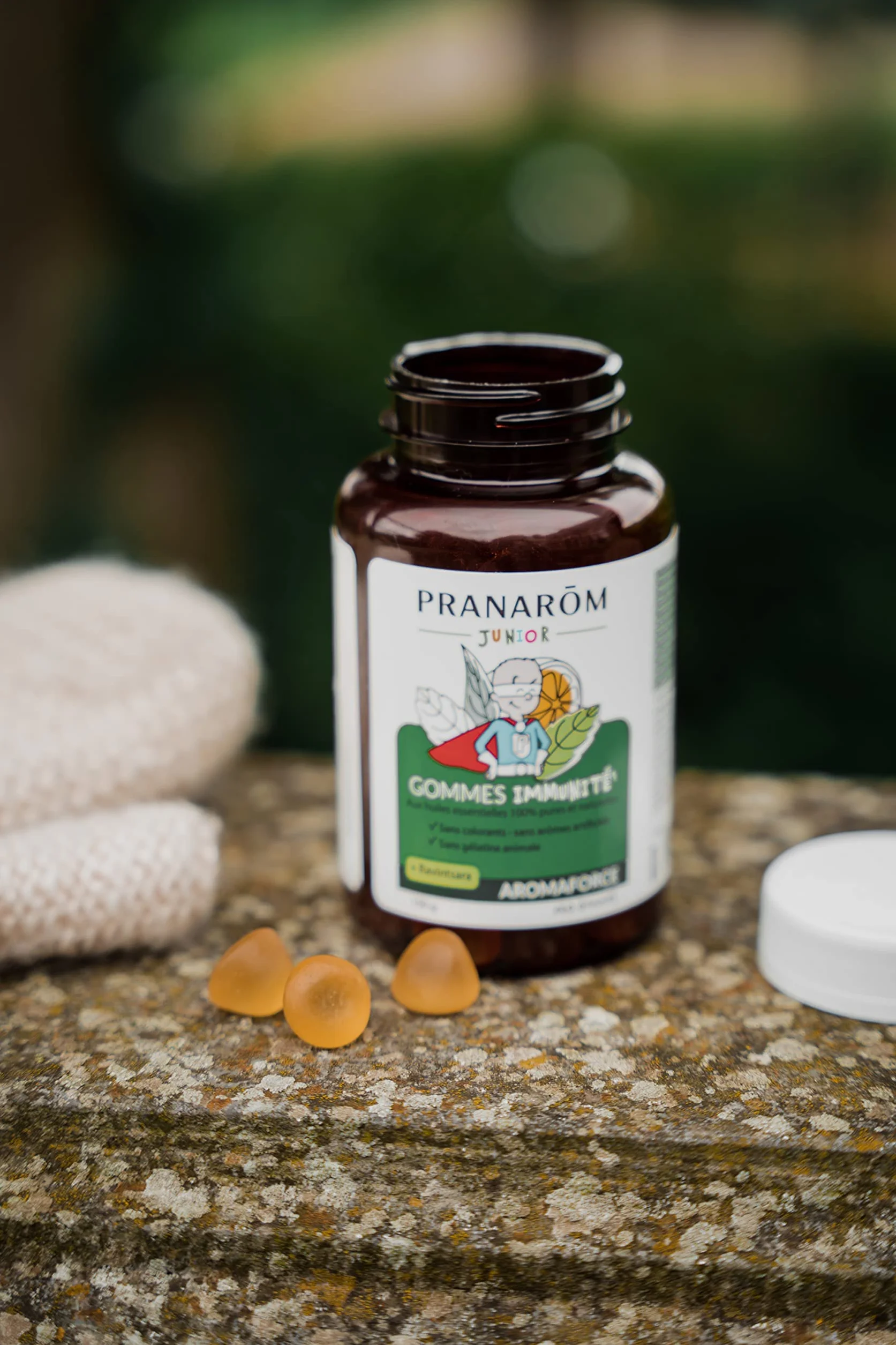 PRANARÔM - Aromaforce Junior - Gommes Enfant Imunité Ravintsara - Renforce Les Défenses Naturelles - Aux Huiles Essentielles - Vegan - Sans Colorant Ni Arôme Artificiels - Dès 6 Ans - Cure 1 Mois