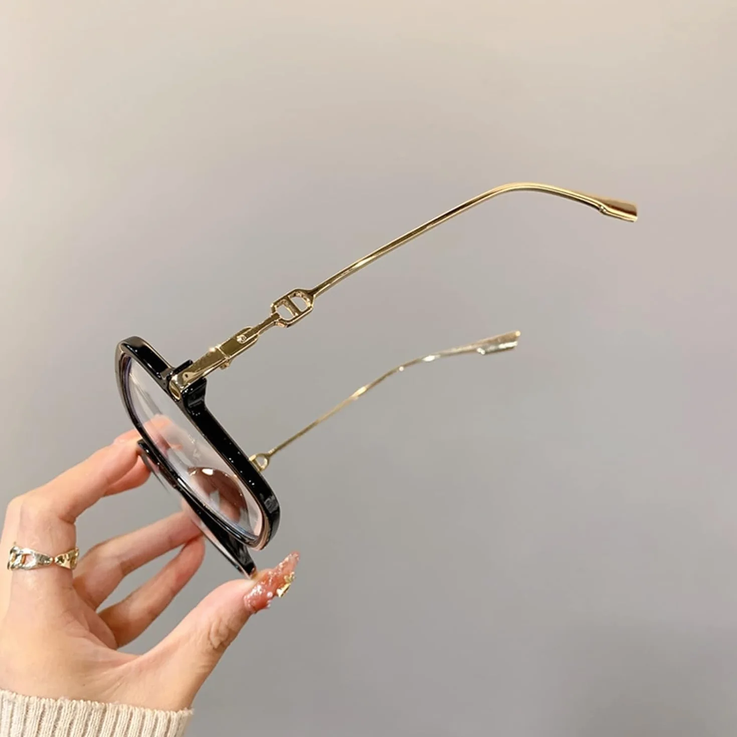 Lunettes de Vue Carrées Oversize Monture Noire Branches Dorées Protection Lumière Bleue +1.5