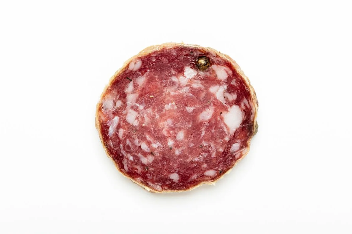 Tomassoni Salami Lacrimello Italien au Vin Lacrima di Morro D'Alba, Salame con Vino, sans gluten et sans lactose, produit artisanal, spécialités gastronomiques, emballé sous vide entier 700g