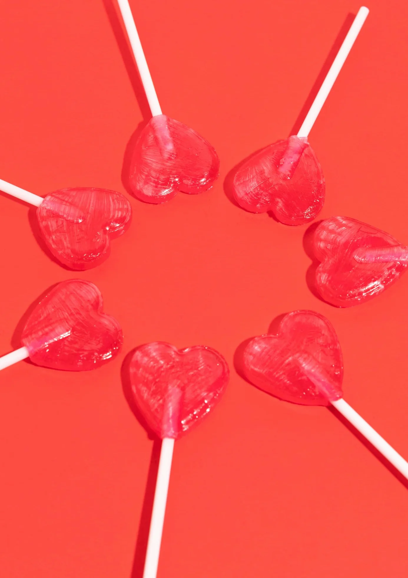 Sucettes cœur, sachet de 23, à deguster entre amoureux ! Idéal pour offrir ou célébrer un évènement.