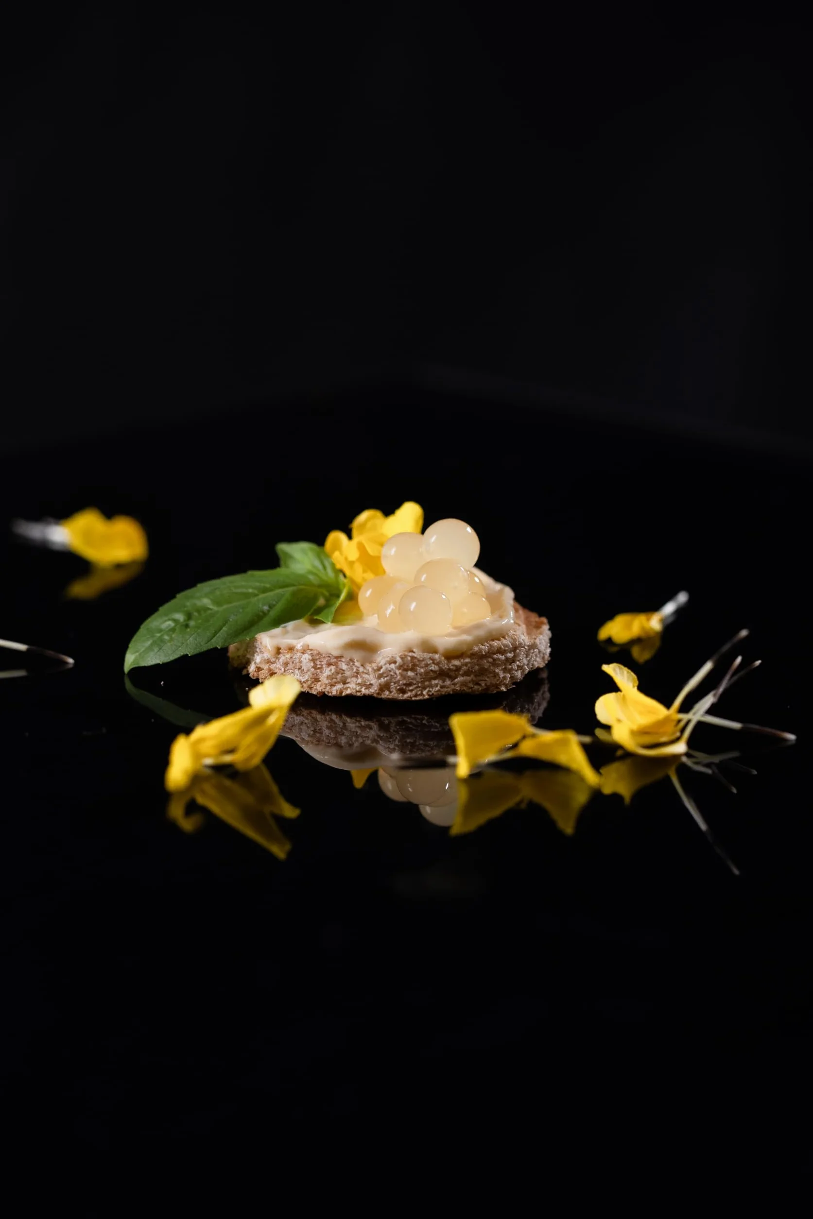 Perles de cocktail au citron. Concentré de fruits en perles pour cocktail / décoration / tapas / salades / Noël / boissons. Sphères de zitron de haute qualité. Bocal de 180gr, 160-180 sphères.