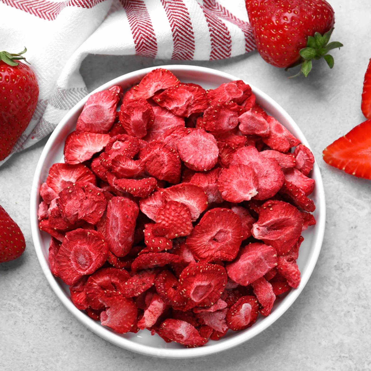 Fraises Lyophilisées en Tranches 100g - Fraises Déshydratées - Fruits Lyophilisés - Fraises Séchées - Fruits Déshydratés Sans Sucre pour Pâtisseries, Décoration, Snacks, Muesli et Desserts