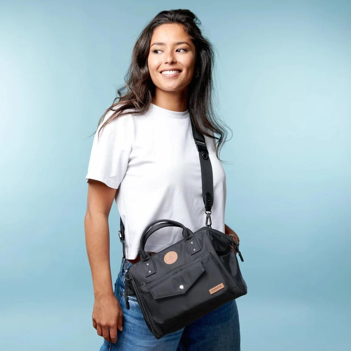 Cabaïa Sac Bandoulière Crossbody Adventurer Medium 5,8L Femme Bandoulière Réglable Ouverture Grand Angle Vegan Déperlant