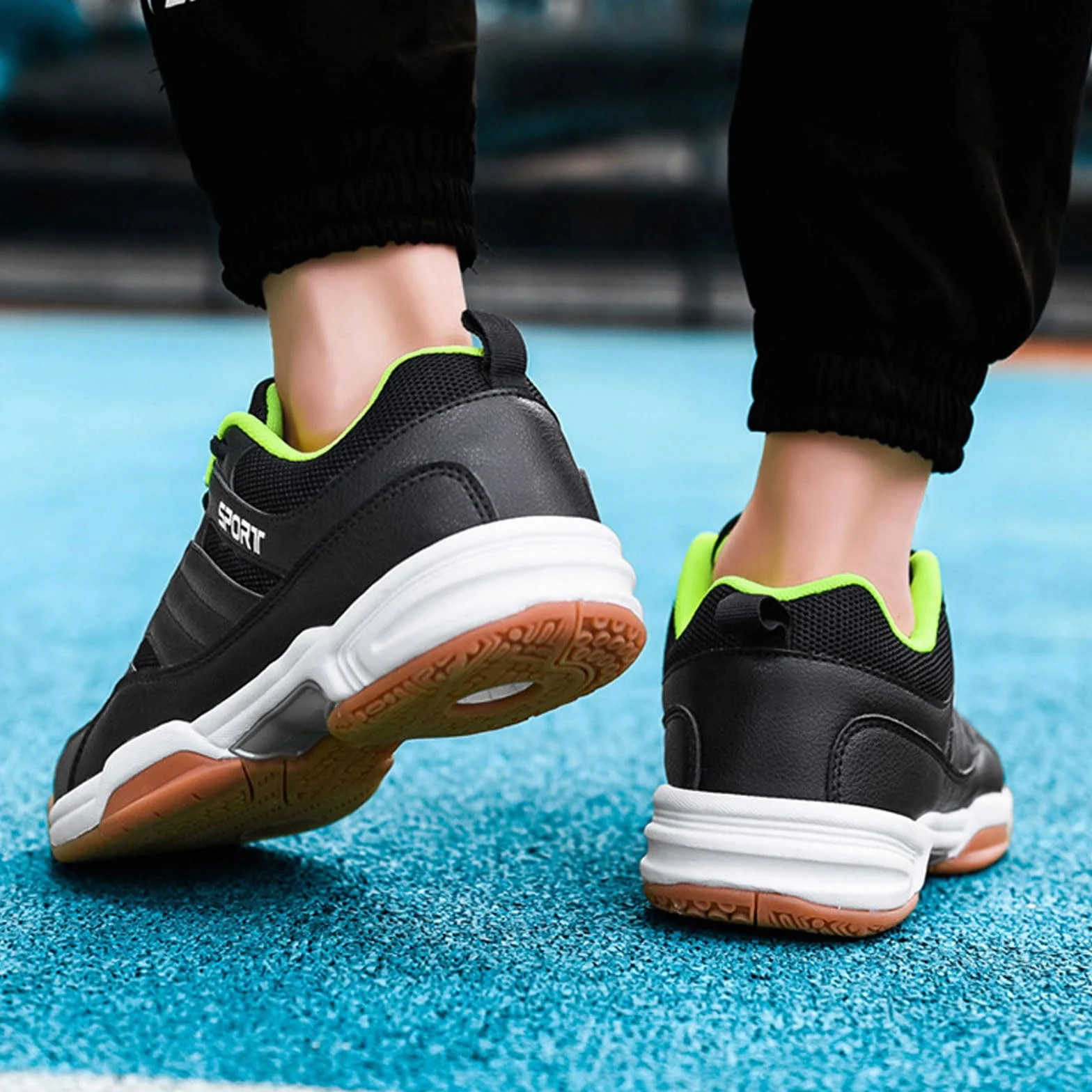 Chaussure de Sport Badminton Baskets Tennis de Table Chaussures Pingpong Sneakers Volleyball Confortable Non Slip Respirant Léger