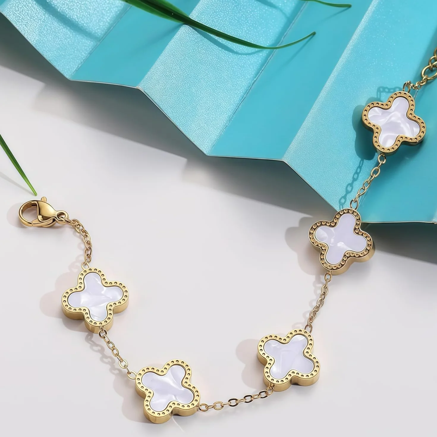 Bracelet Trèfle à Quatre Feuilles en Acier Inoxydable Cadeau Femme