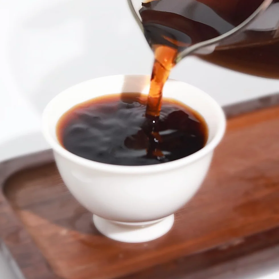 LWXLJMJZC – 2013 Yi Wu Shu Pu-erh Gâteau de Thé – 150 Tasses – Pu-erh Mûr Fermenté – Thé Noir Chinois du Yunnan – 357g/12.6oz