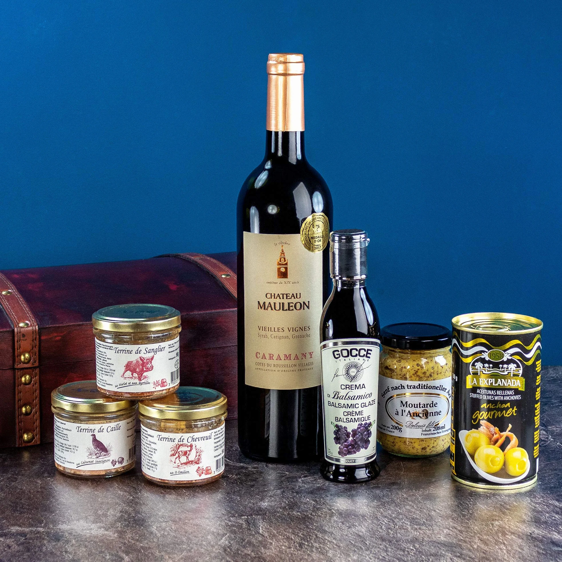 MonsterCadeaux Coffret Cadeau Gourmand de 7 Pièces, Épicerie Fine, Design de Coffre au Trésor