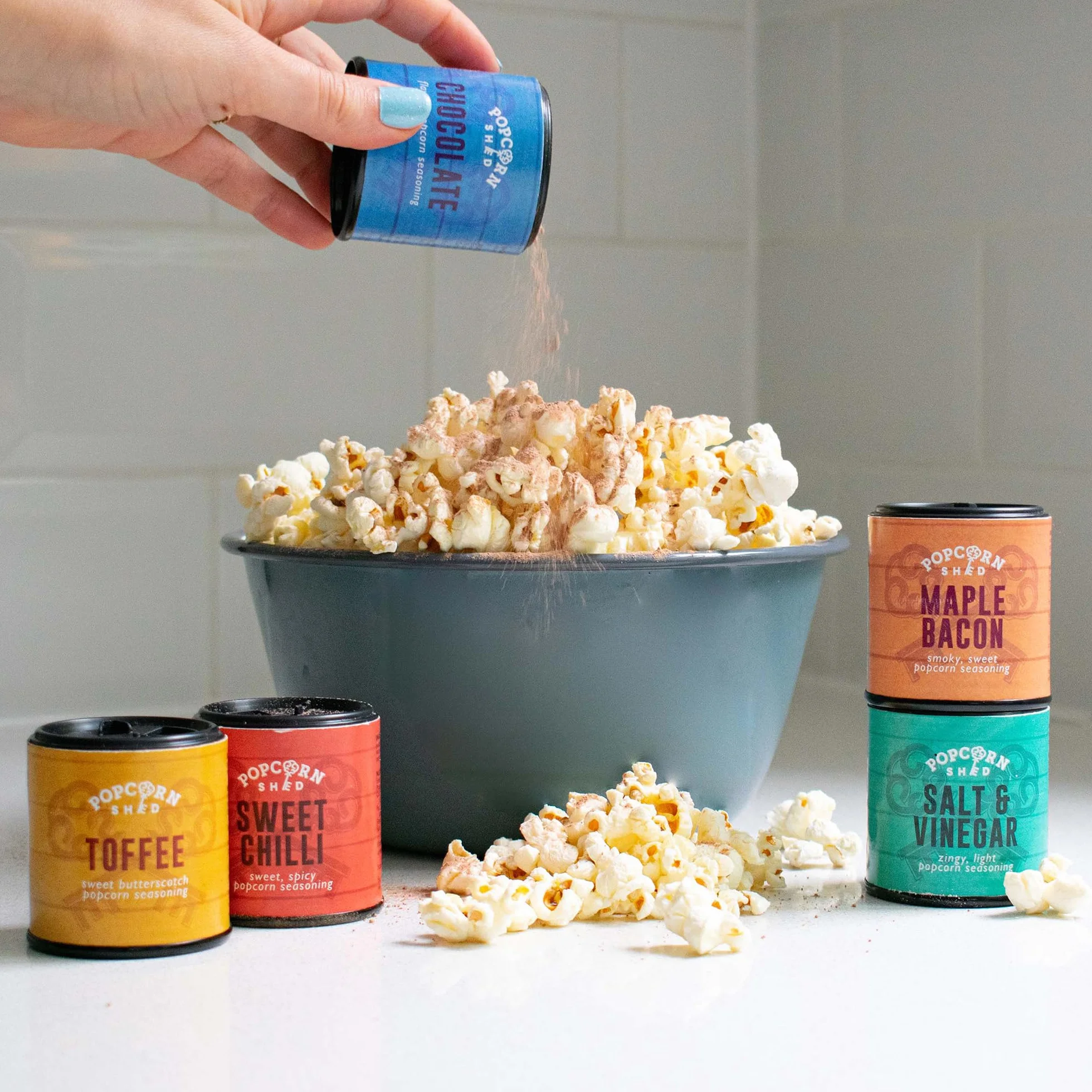Kit de condiments pour pop-corn à faire soi-même Popcorn Shed pour soirée cinéma (5 condiments & 500g de grains à éclater) - Assaisonnements pour pop-corn sucrés et salés, snack facile et faible en