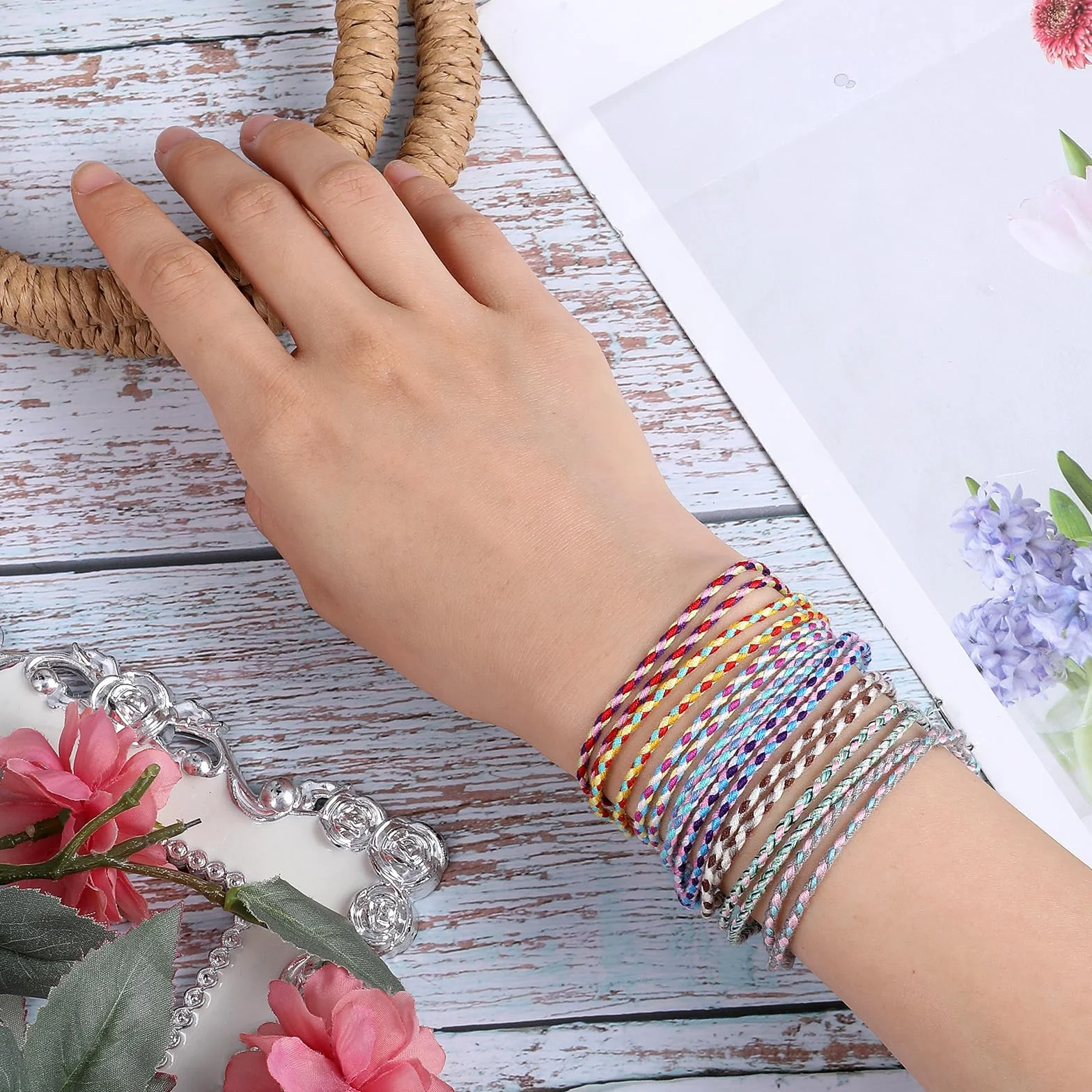 Lot de 30 bracelets d'amitié tissés ajustables, bracelets de surf tressés, chevillettes fines pour femmes et filles