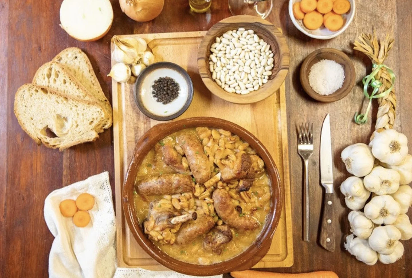 Conserve de 2/1- Cassoulet au Confit de Canard, Boite 1680 g - Plat Traditionnel Sud-Ouest - cuisse de canard - IGP - 4 Personnes