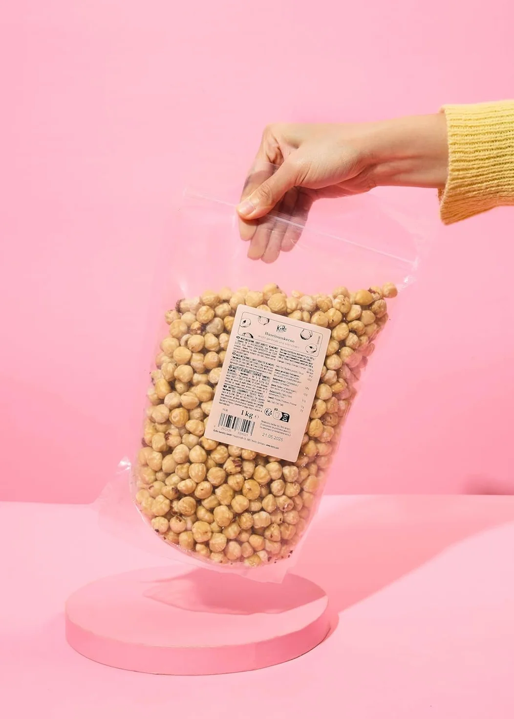 KoRo - Noisettes torréfiées 1 kg - Noisettes émondées et sans additifs ni conservateurs, parfaites pour la cuisine ou comme snack