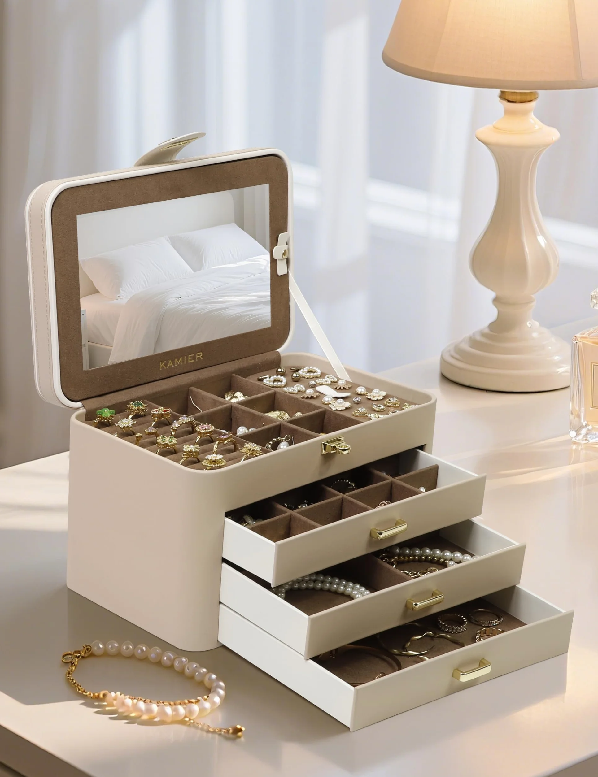 KAMIER Grande boîte à bijoux pour femme – Organiseur en cuir 4 niveaux avec serrure et miroir, beige