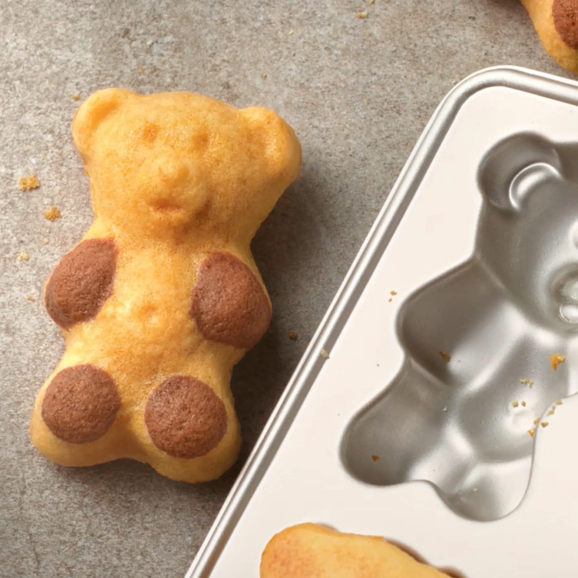 LU - La Boîte Chocolatée Lulu - Lot de Biscuits et Gâteaux - 4 x Lulu La Barquette Chocolat Noisettes - 2 x Lulu La Coqueline Chocolat - 4 x Lulu L'Ourson Chocolat - Lot de 10 Paquets soit 1,41kg