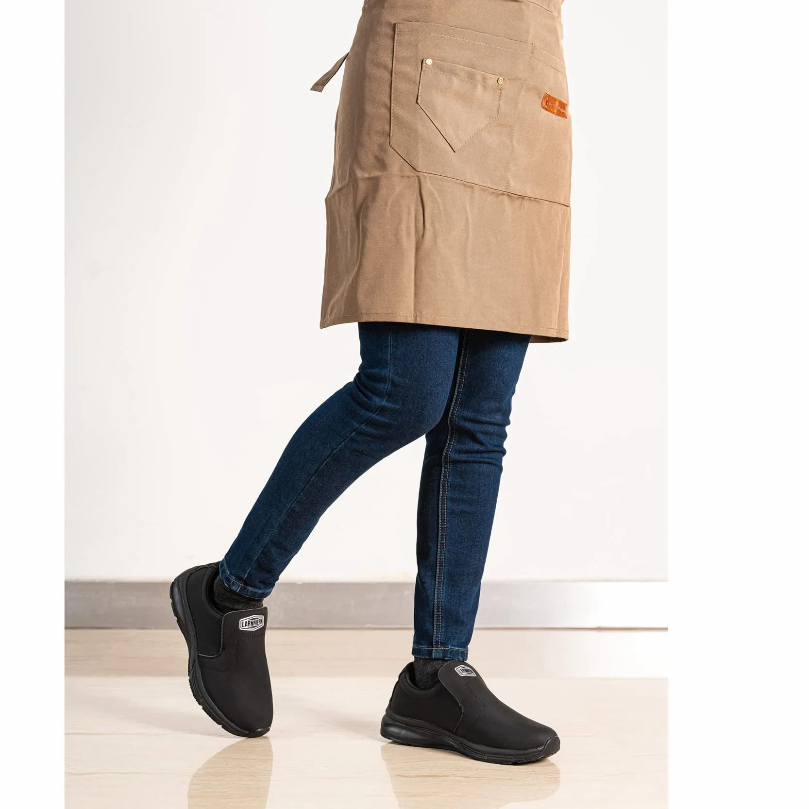 LARNMERN Chaussures de Cuisine Homme Impermeables Antidérapantes Baskets de Travail Légères