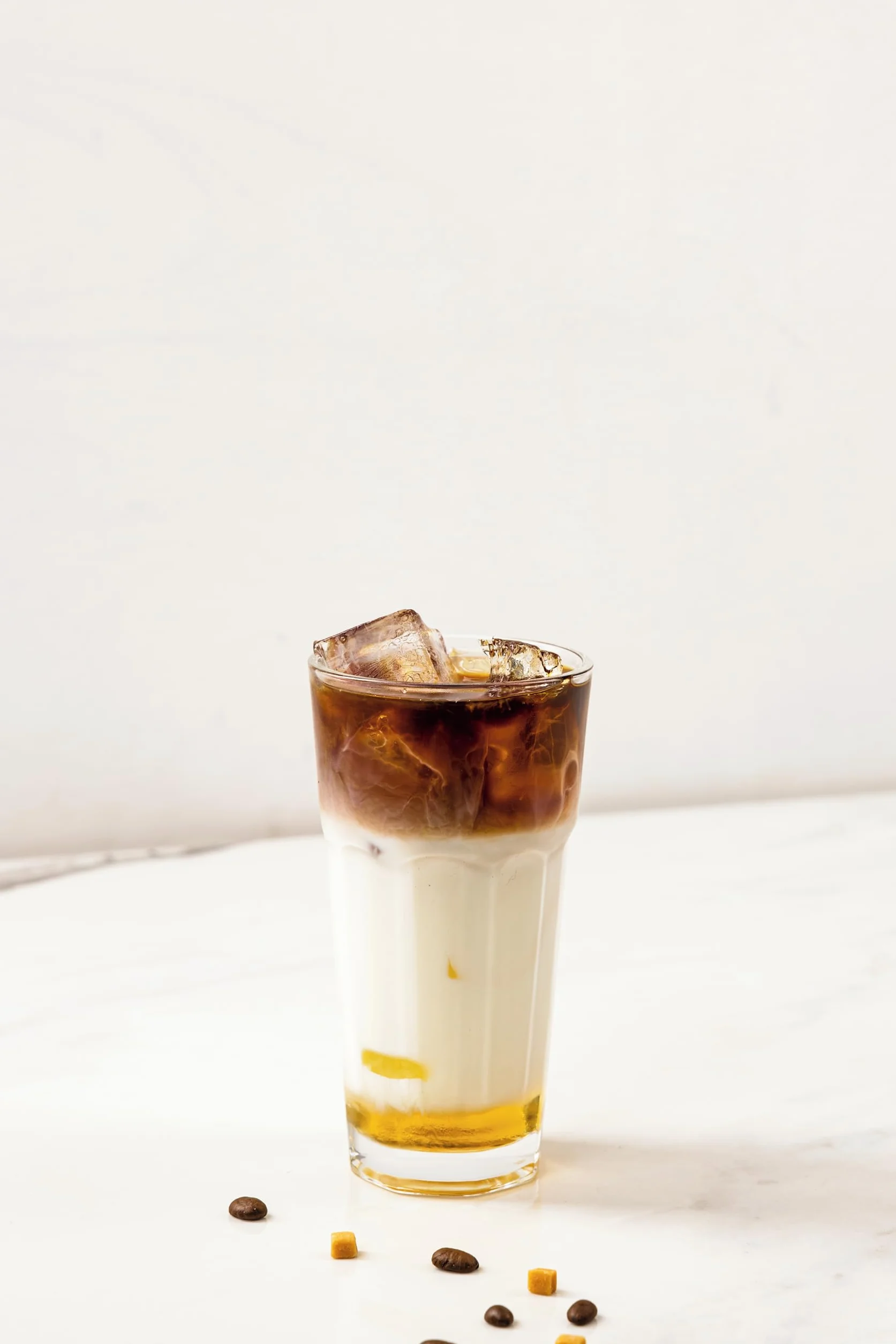 MONIN - Assortiment MONIN Sans Sucre Saveurs Vanille, Caramel, Noisette - Pour Café, Chocolat Chaud, Capuccino ou Latte - Arômes Naturels - Bouteille en Verre - 3 x 70 cl