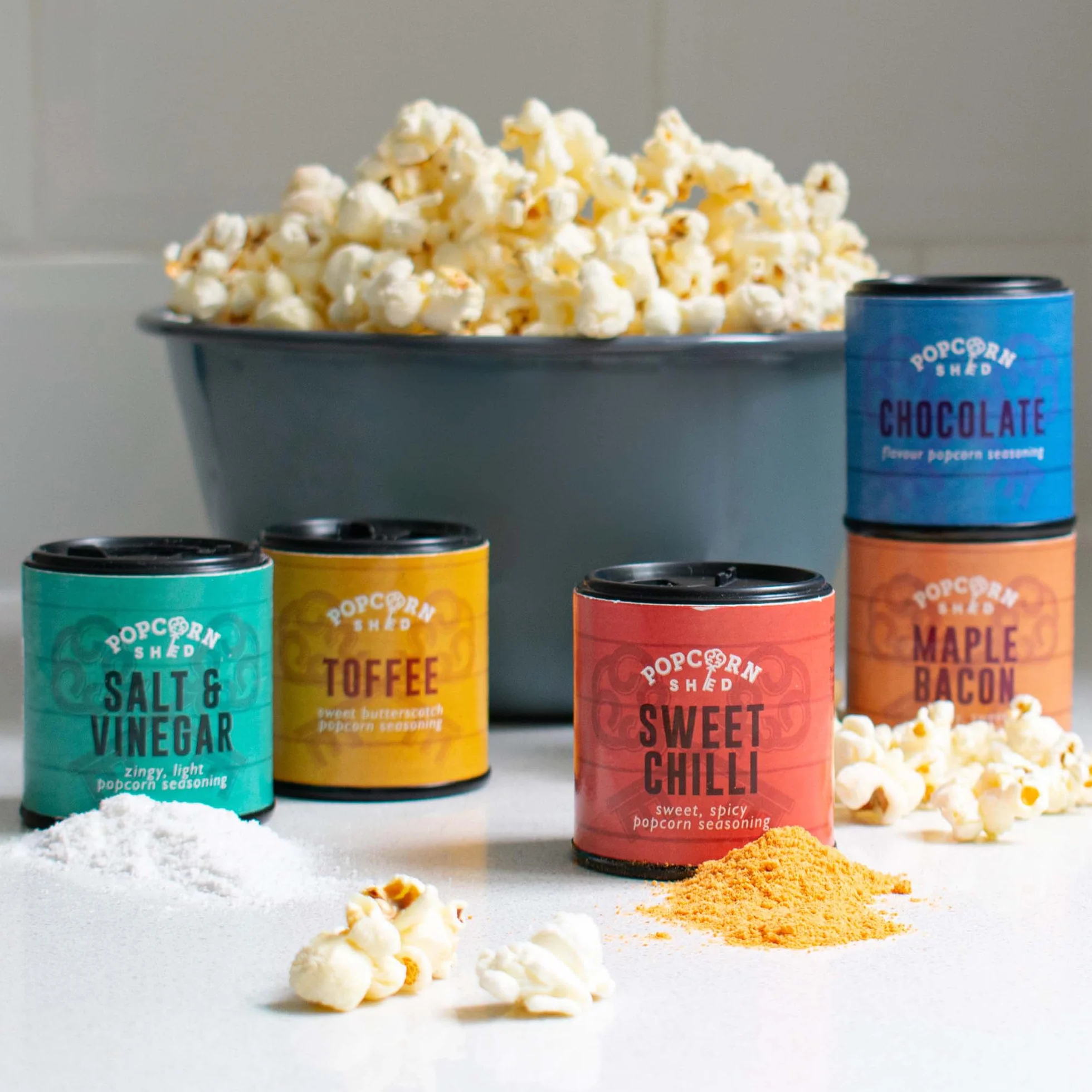 Kit de condiments pour pop-corn à faire soi-même Popcorn Shed pour soirée cinéma (5 condiments & 500g de grains à éclater) - Assaisonnements pour pop-corn sucrés et salés, snack facile et faible en