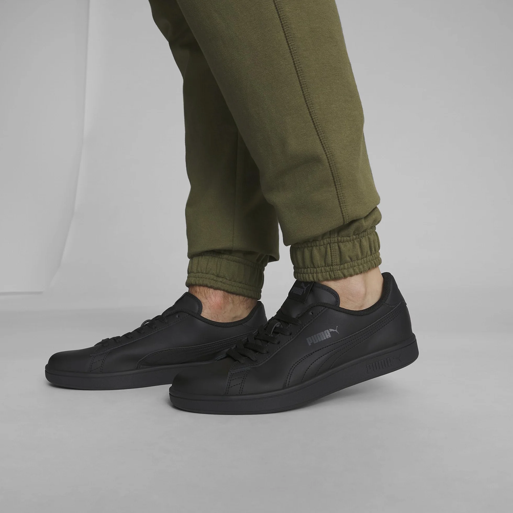 PUMA Smash V2 L Low-Top Sneakers Unisex