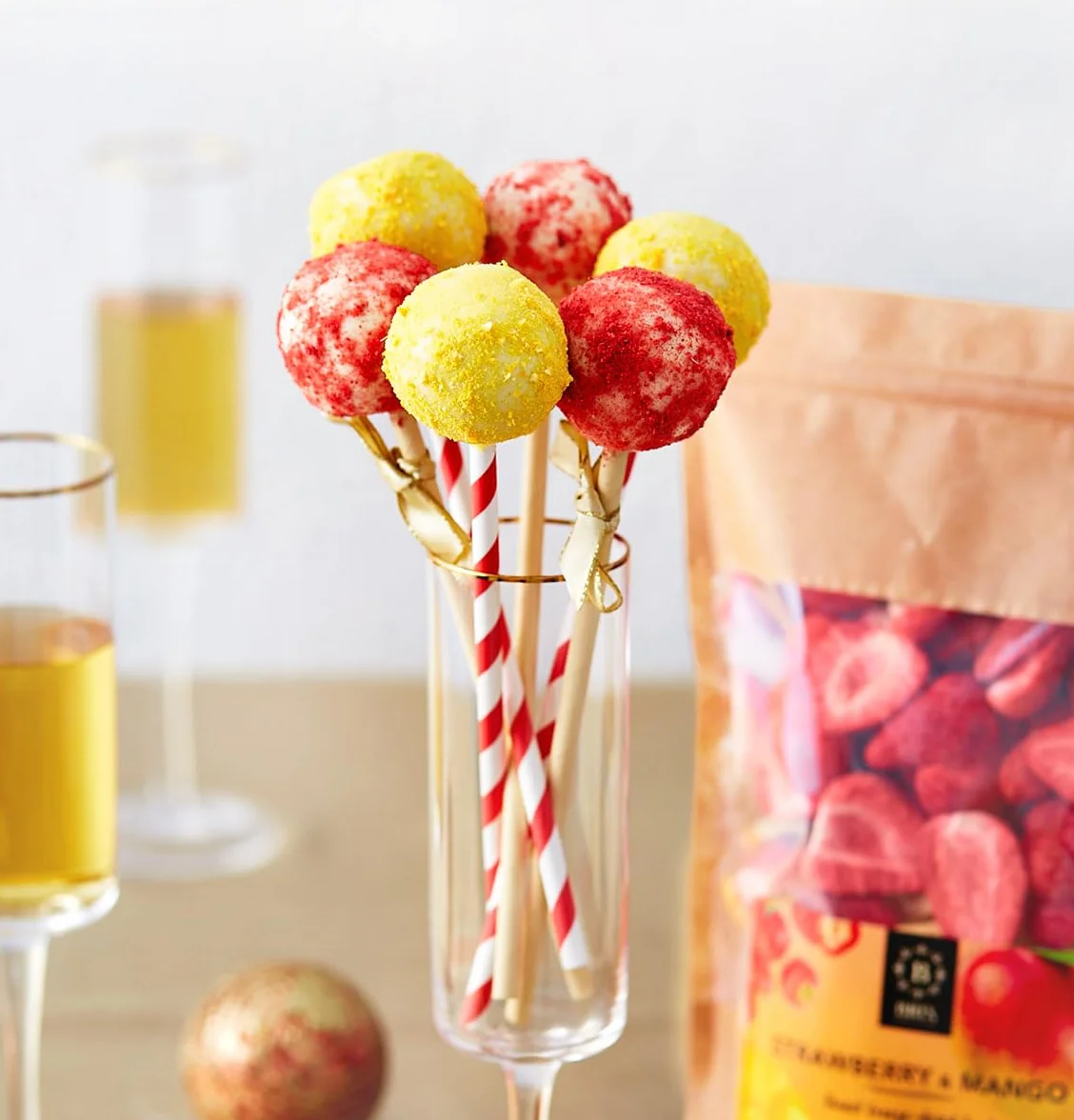 BRIX Fraises et Mangues Lyophilisé | 100% Naturelles | 110 g | Fruits Secs Lyophilisés Great Taste Award | Sans OGM Sans Gluten | Vegan Vitamines Préservées
