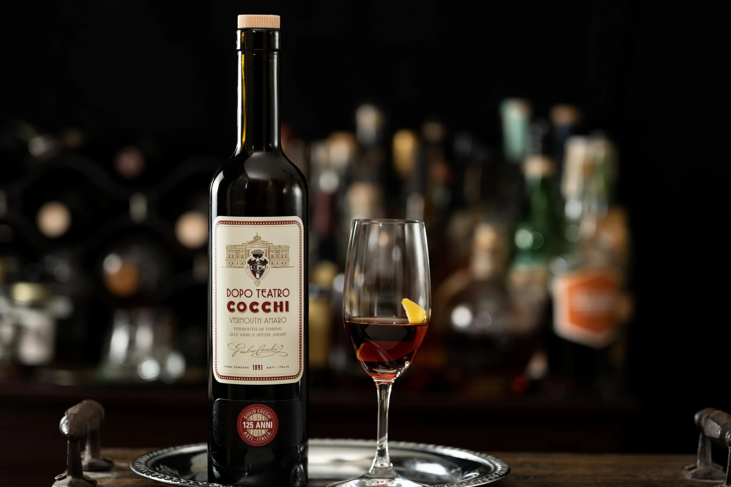COCCHI - Amaro Dopo Teatro - Vermouth Rouge - 16% Alcool - Origine : Italie/Piémont - Notes amères et toniques - Parfait en cocktail - Bouteille 75 cl