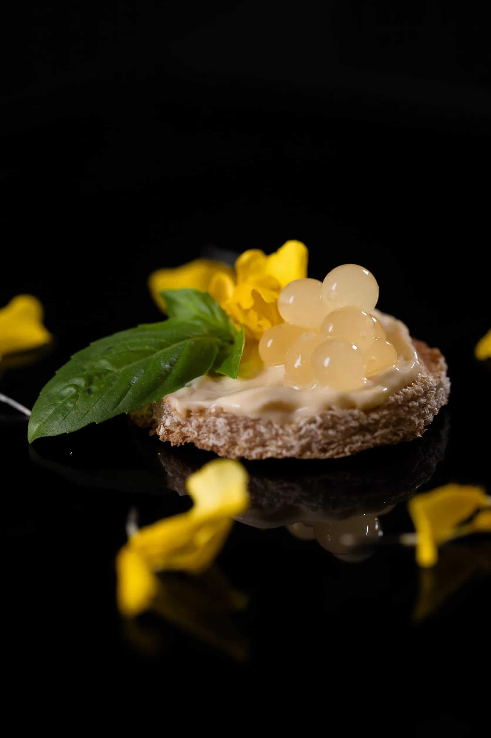 Perles de cocktail au citron. Concentré de fruits en perles pour cocktail / décoration / tapas / salades / Noël / boissons. Sphères de zitron de haute qualité. Bocal de 180gr, 160-180 sphères.