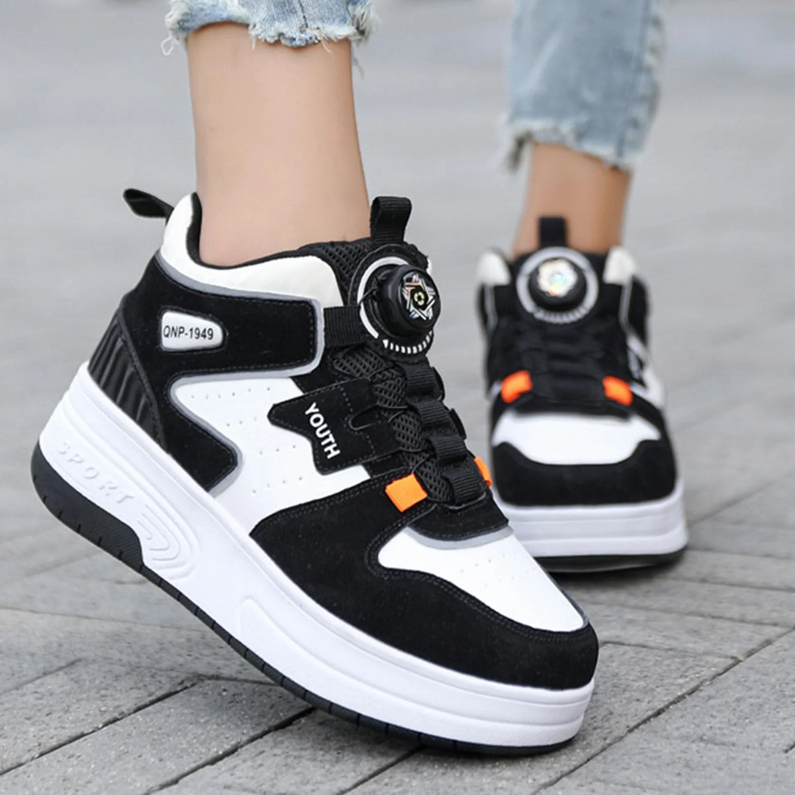 Surwin Chaussures Roulettes Enfant Skateboard Mi-Montante Fille Garçon Roues Arrière Rétractables Basket Sneakers Roller