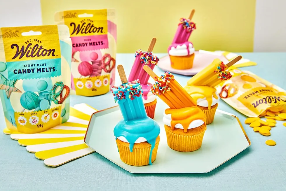Wilton - Candy Melts Blanc Brillant: Bonbons fondants au Goût de Sucré et crémeux pour Mouler, Tremper et Décorer - Optimal pour Cake Pops, Bonbons, Gâteaux et Enrobage de Friandises - 125 g
