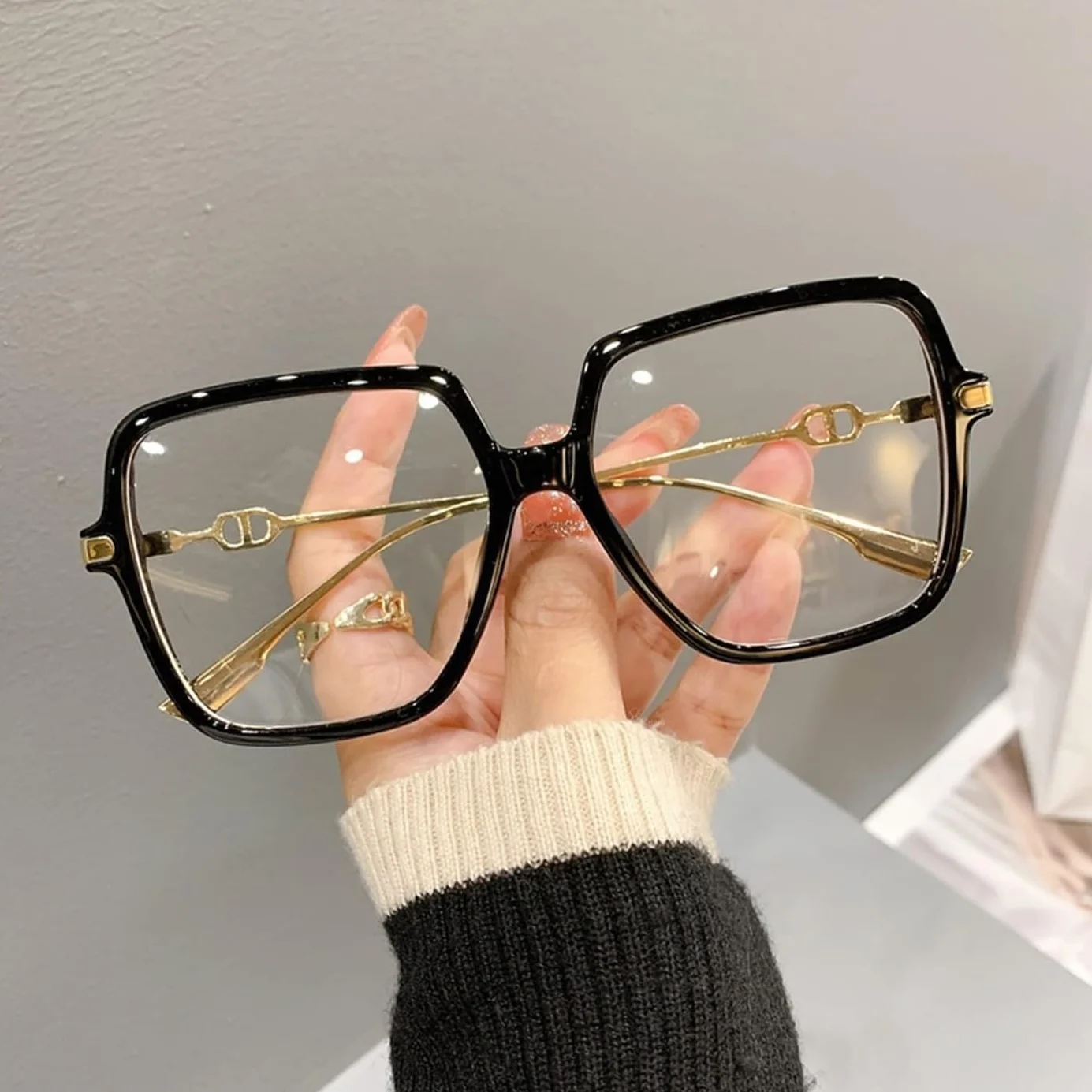 Lunettes de Vue Carrées Oversize Monture Noire Branches Dorées Protection Lumière Bleue +1.5