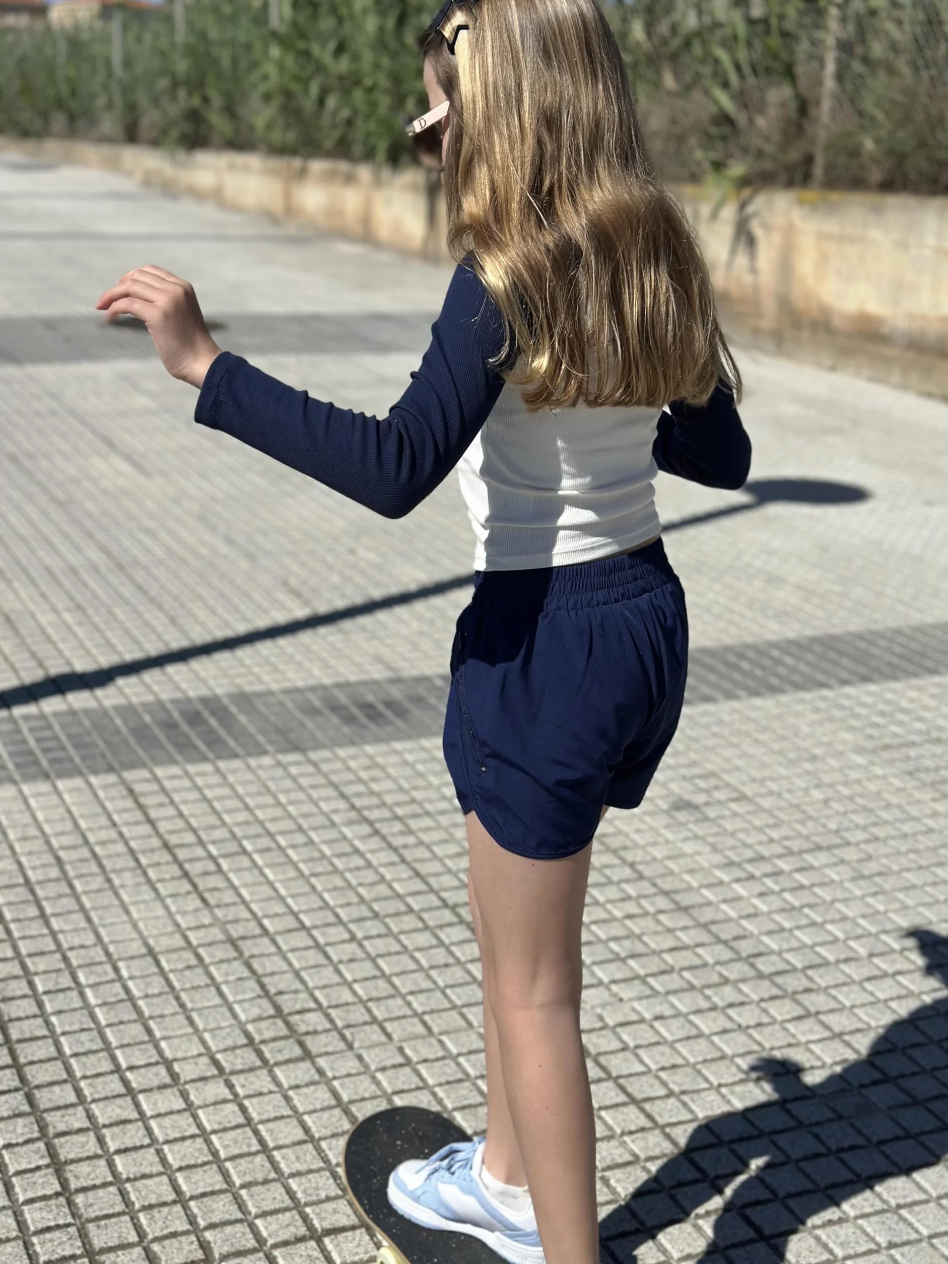 Arshiner Shorts de Sport pour Fille d'Été Taille Haute avec Poches Zippées 5-14 Ans