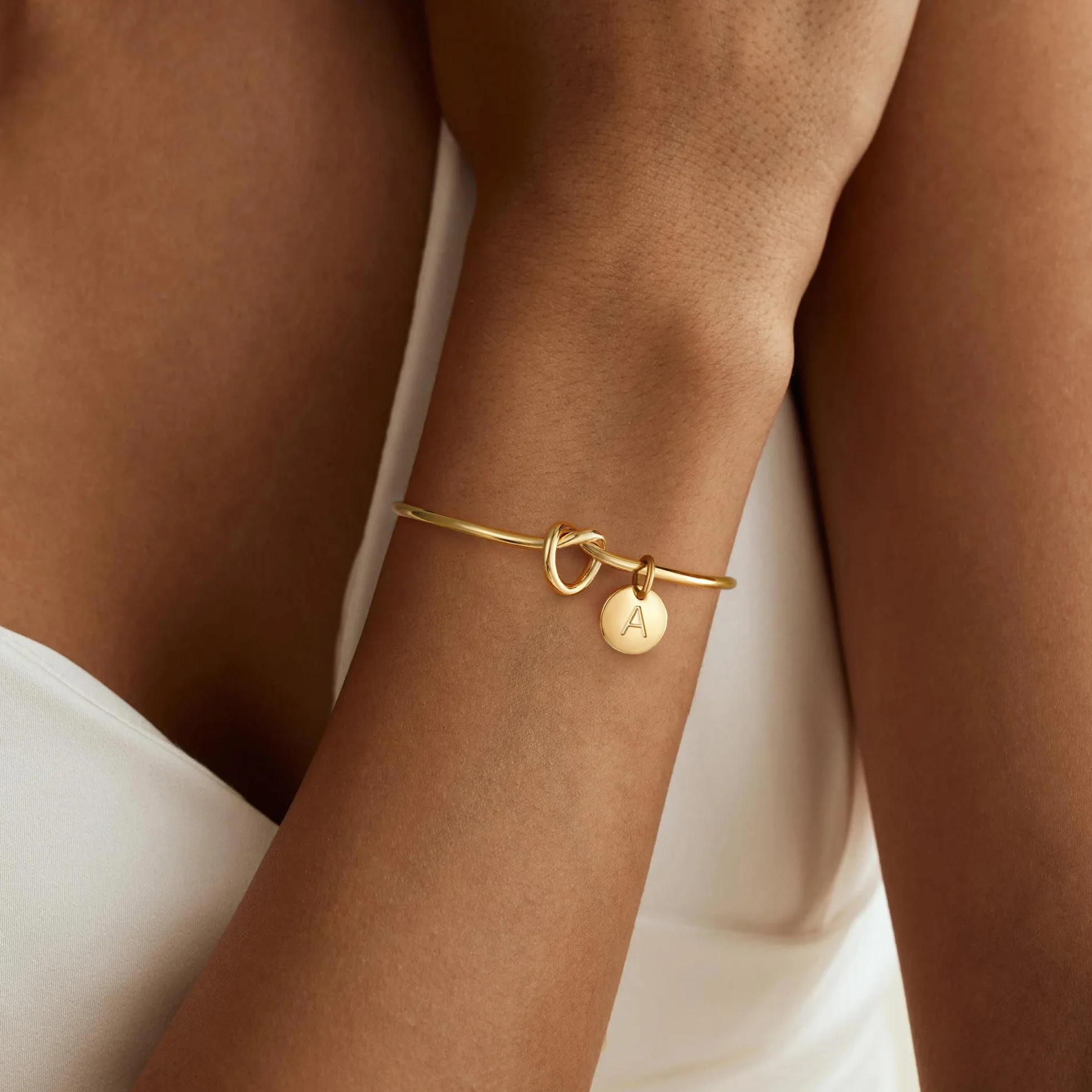 Bracelet en or pour femme avec lettres A à Z, plaqué or 14 carats, nœud d'amour, monogramme personnalisé