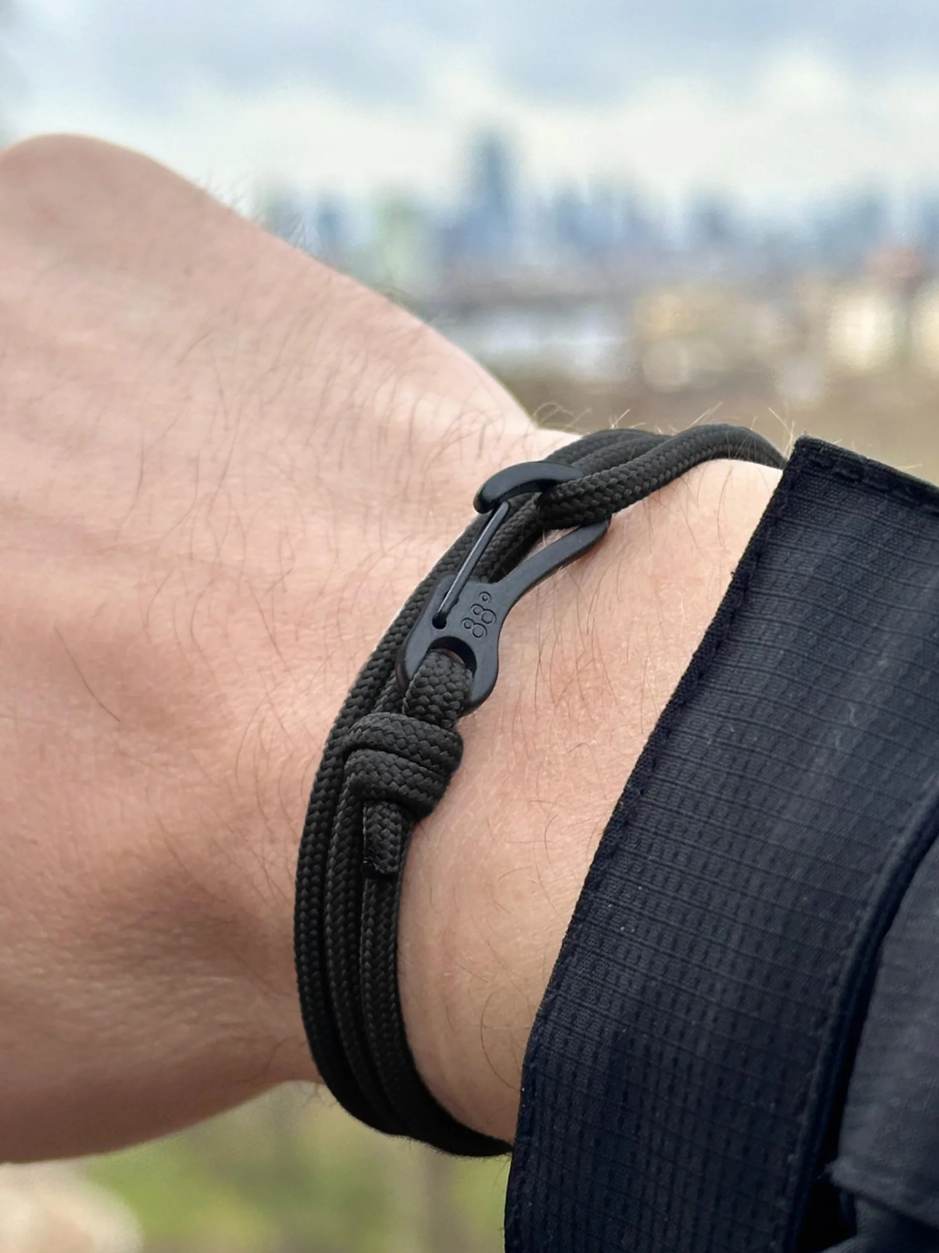Bracelet d'Escalade Imperméable Réglable avec Mousqueton