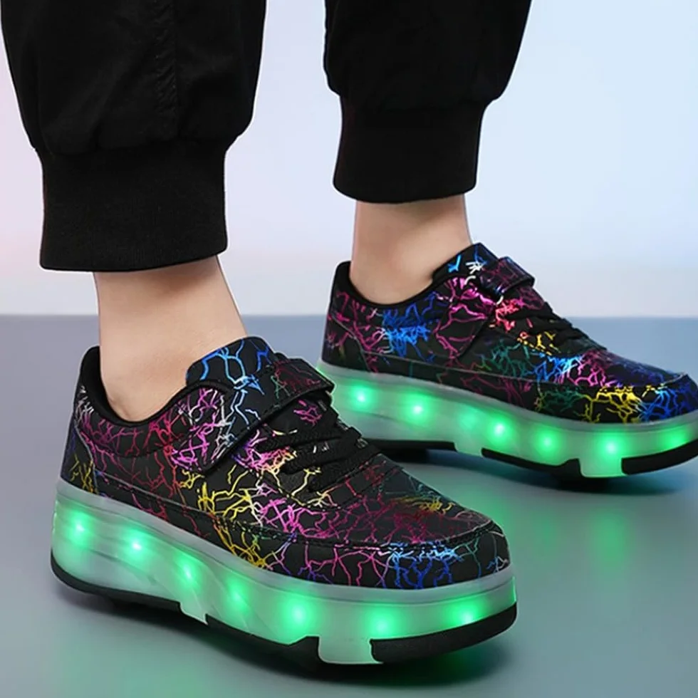 Patins à roulettes Enfants 2 en 1 Chaussures de Sport Skateboard avec 4 Roulettes Rétractables