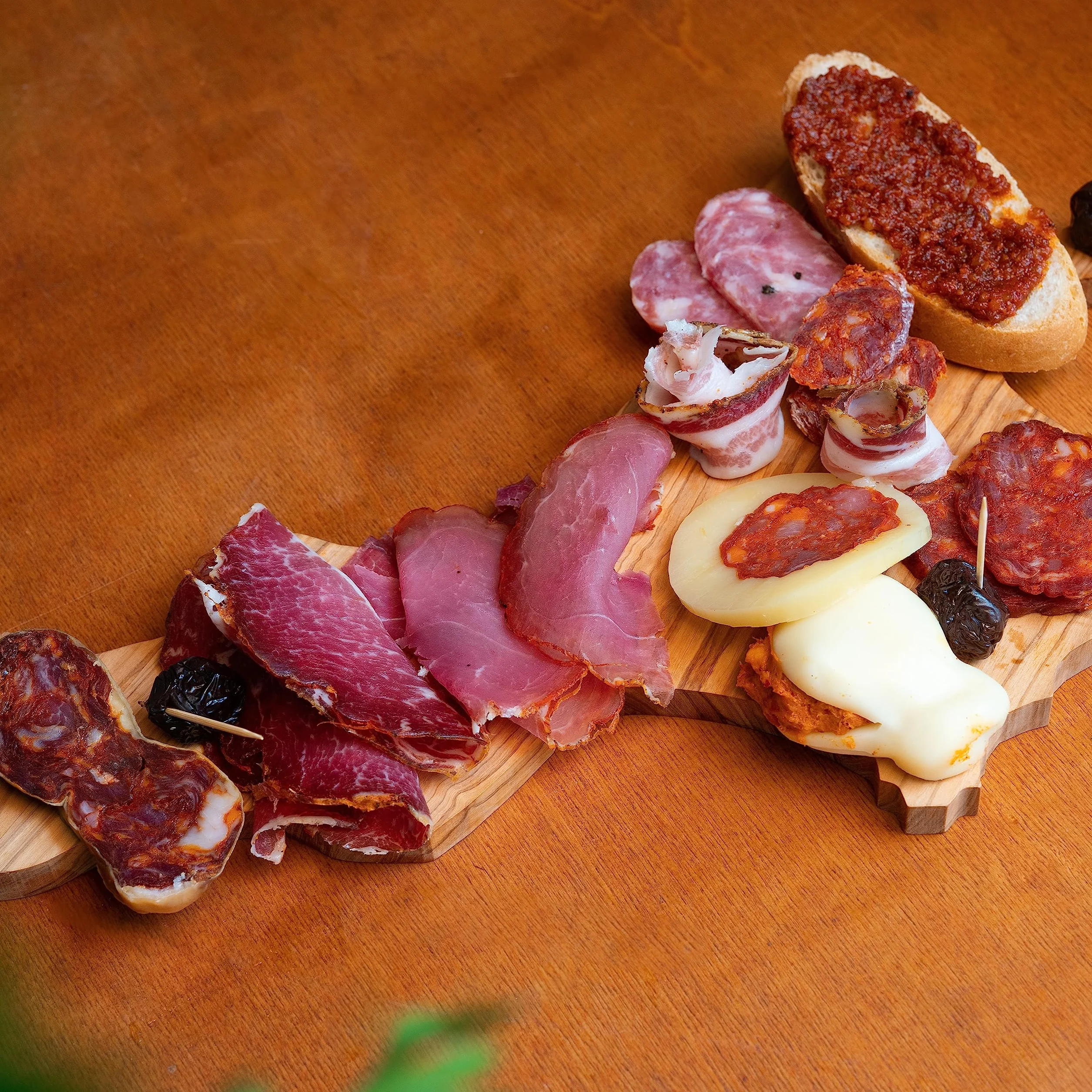 Petit Saucisson Piquant Calabrais 300g - Saucisson Piquant - Idéal Pour Piadines, Apéritif, Sandwiches - Sous Vide
