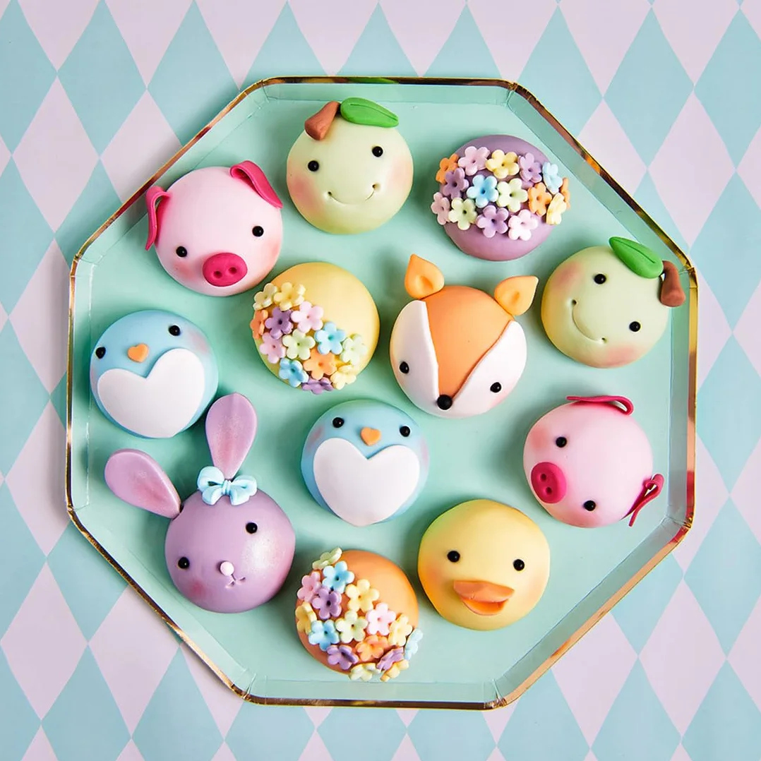 FunCakes Pâte à Sucre Pastel Lilac: Facile à utiliser, lisse, flexible, doux et pliable, parfait pour la décoration de gâteaux, Halal, casher et sans gluten. 250 g
