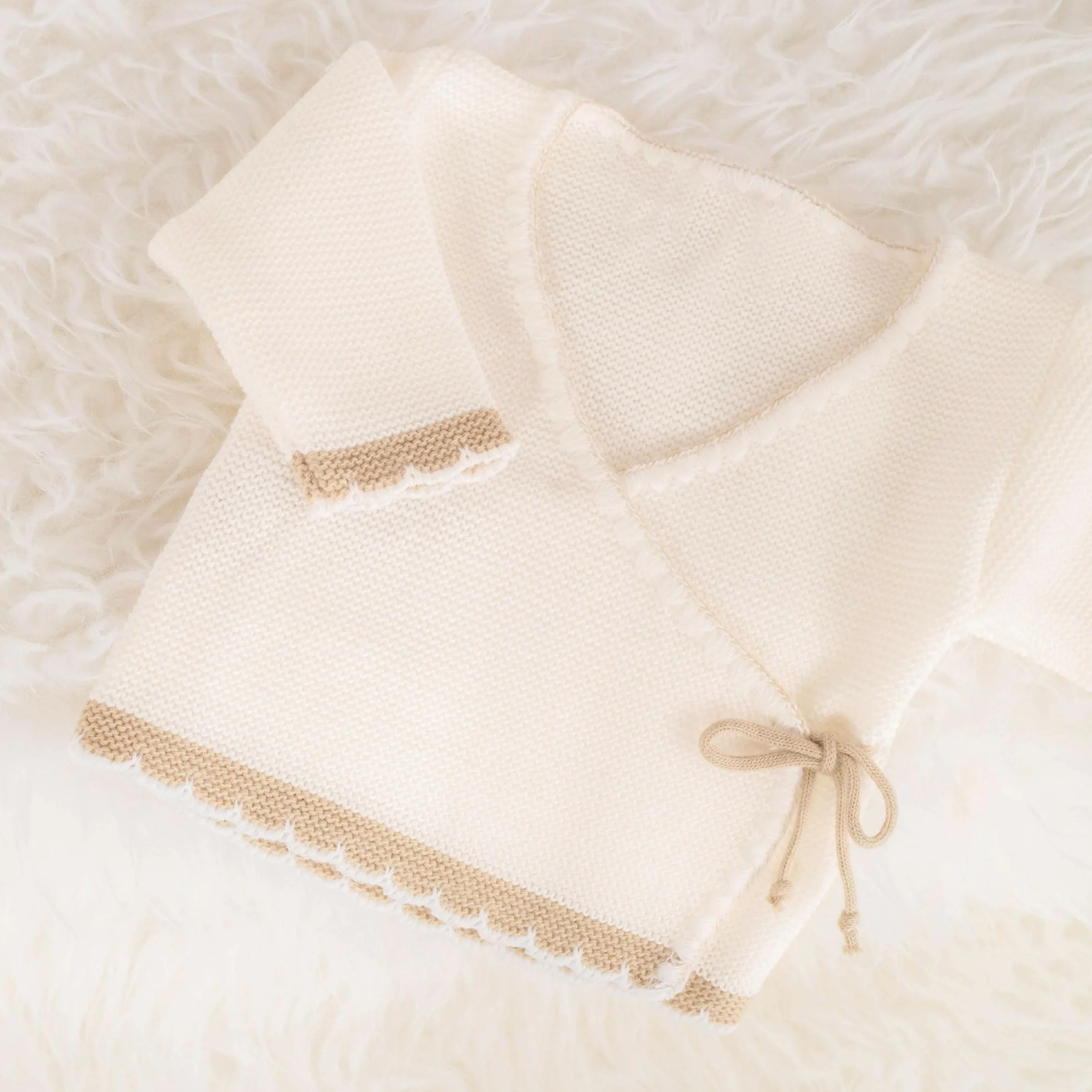 Brassière En Point Mousse Blanche Et Beige Trois Kilos Sept Mixte Bébé 0 M EU