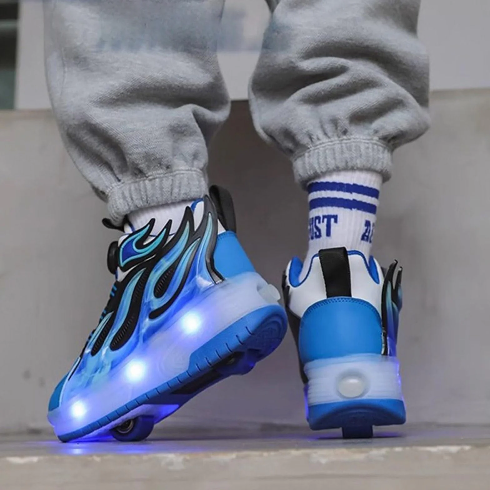 Mateju 2 en 1 Patins à roulettes Enfant Fille Garçon, Chaussures de Skateboard LED avec Roues Retractable Automatiques, 30-41 EU