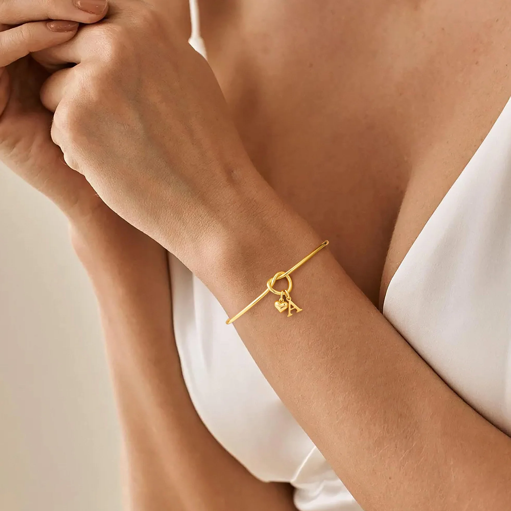 TINGN Bracelet avec initiale en or pour femme plaqué or 14 carats cœur personnalisé nœud d'amour