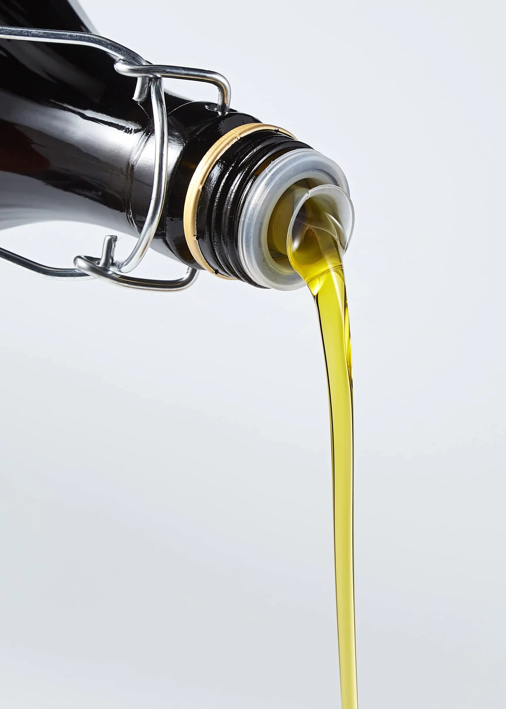 Le Terre di Colombo – Bouteille d'Huile d'Olive Extra-Vierge 100 % Italienne avec Bouchon Mécanique - Bouteille nervurée - 1 L