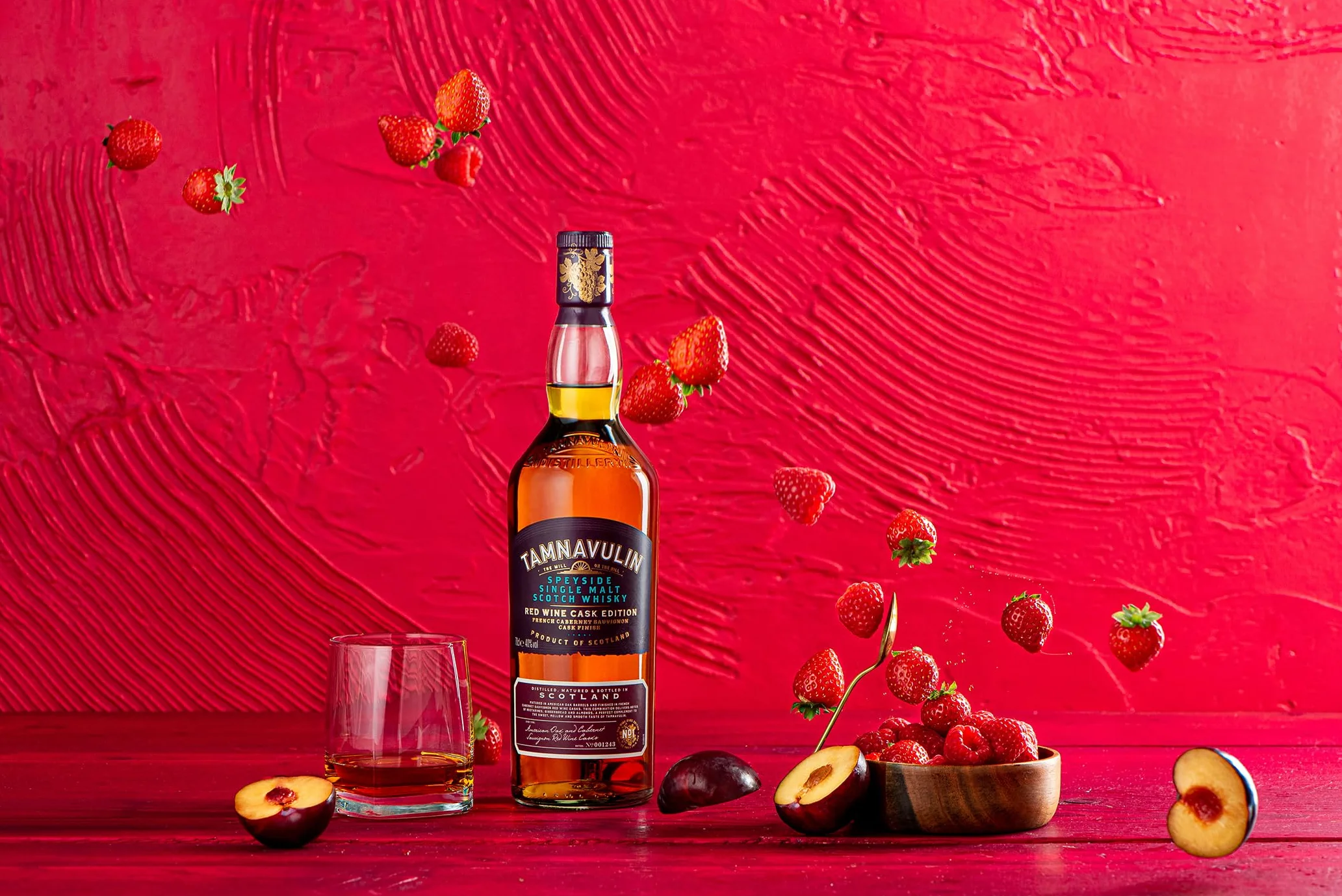 TAMNAVULIN - Red Wine Cask French Cabernet-Sauvignon - Single Malt Whisky - Notes de Fruits, Citron & Amandes - A déguster sec - 40% Alcool - Origine : Ecosse/Speyside - 70 cl