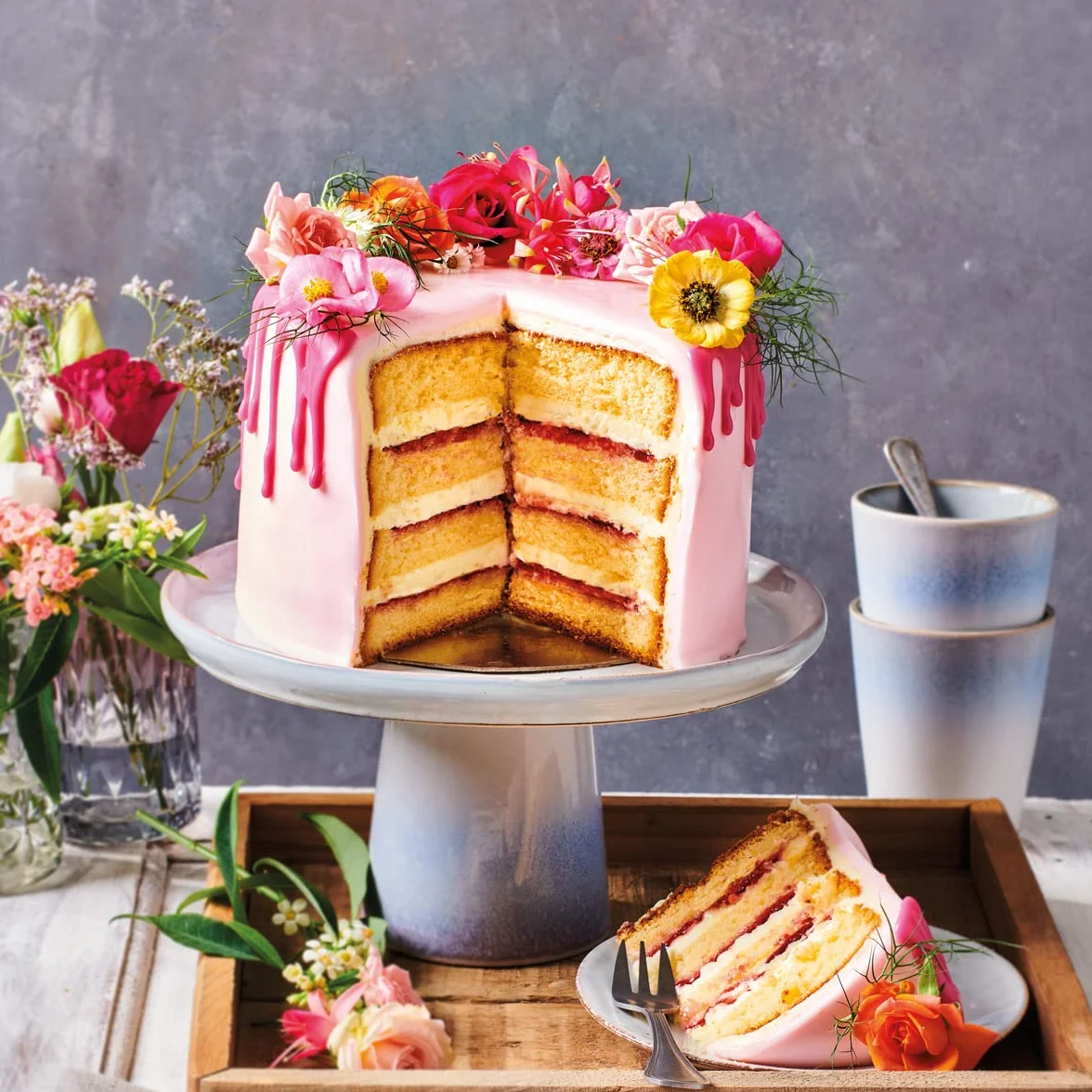 FunCakes Mix pour Génoise Deluxe, Facile à utiliser, Génoise merveilleusement légère, Parfaite pour la décoration de gâteau, Qualité pâtissière, Base de gâteau, 1 kg