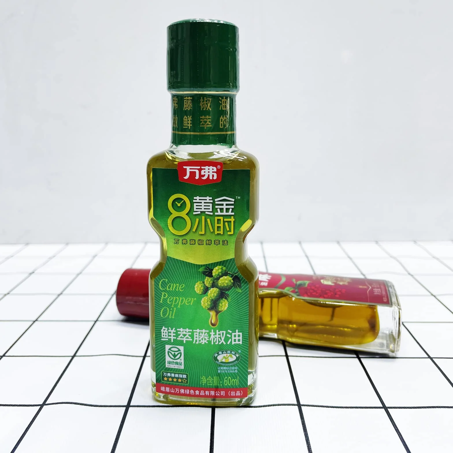 Wanfo huile de baies de poivre vert du Sichuan 60ml huile de piment vert/vine pepper oil/Tengjiaoyou