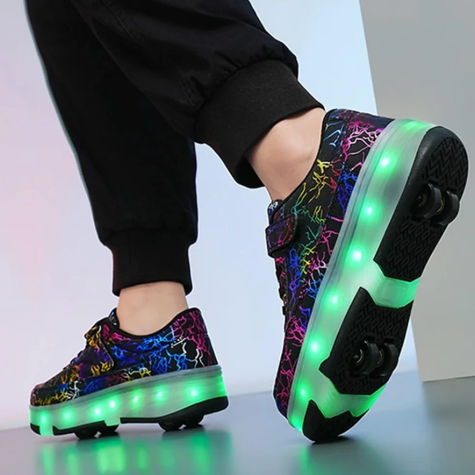 Patins à roulettes Enfants 2 en 1 Chaussures de Sport Skateboard avec 4 Roulettes Rétractables