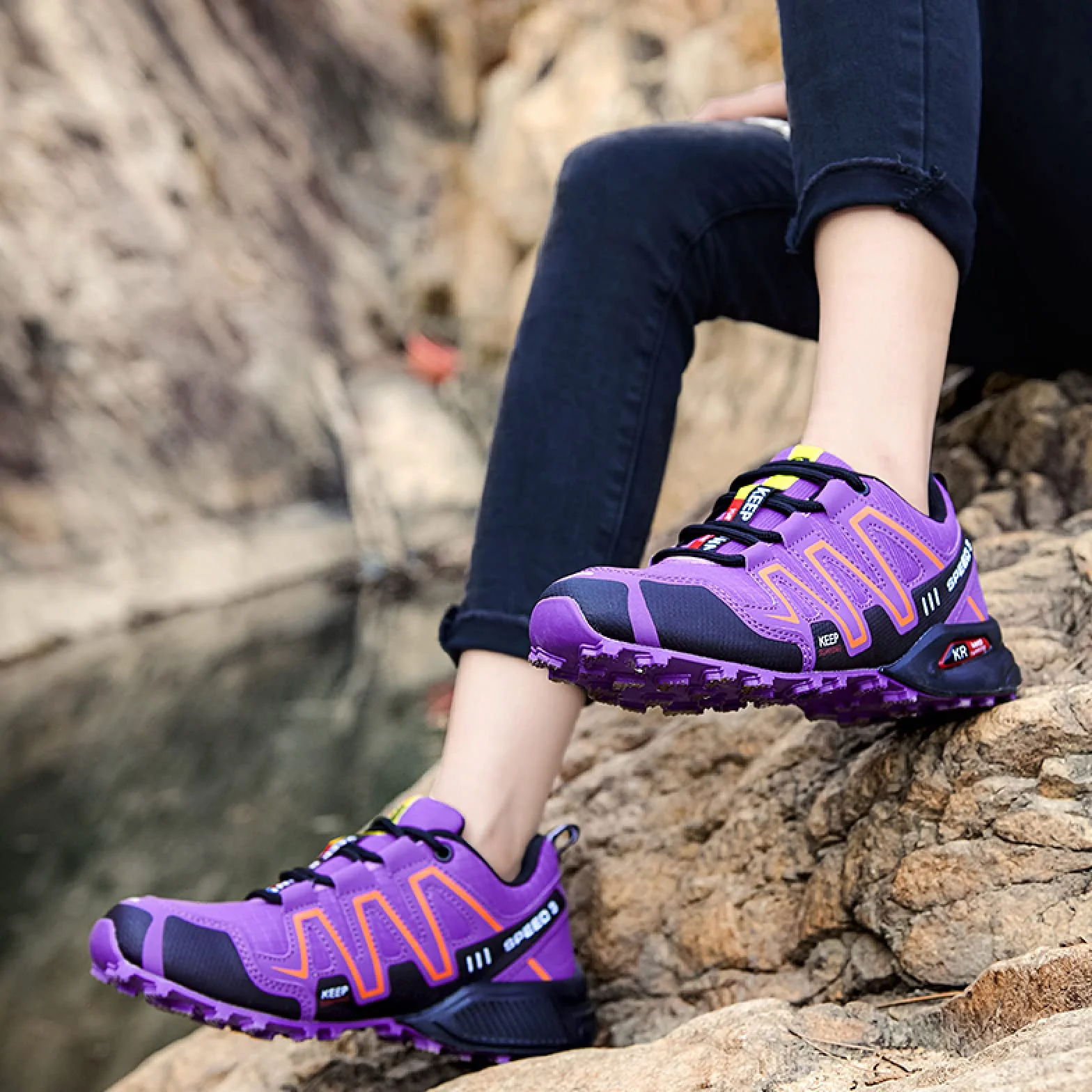 AGYE Chaussures de Cyclisme Femmes VTT Vélo Route Respirantes Antidérapantes Baskets D'équitation sans Verrouillage Purple EU38
