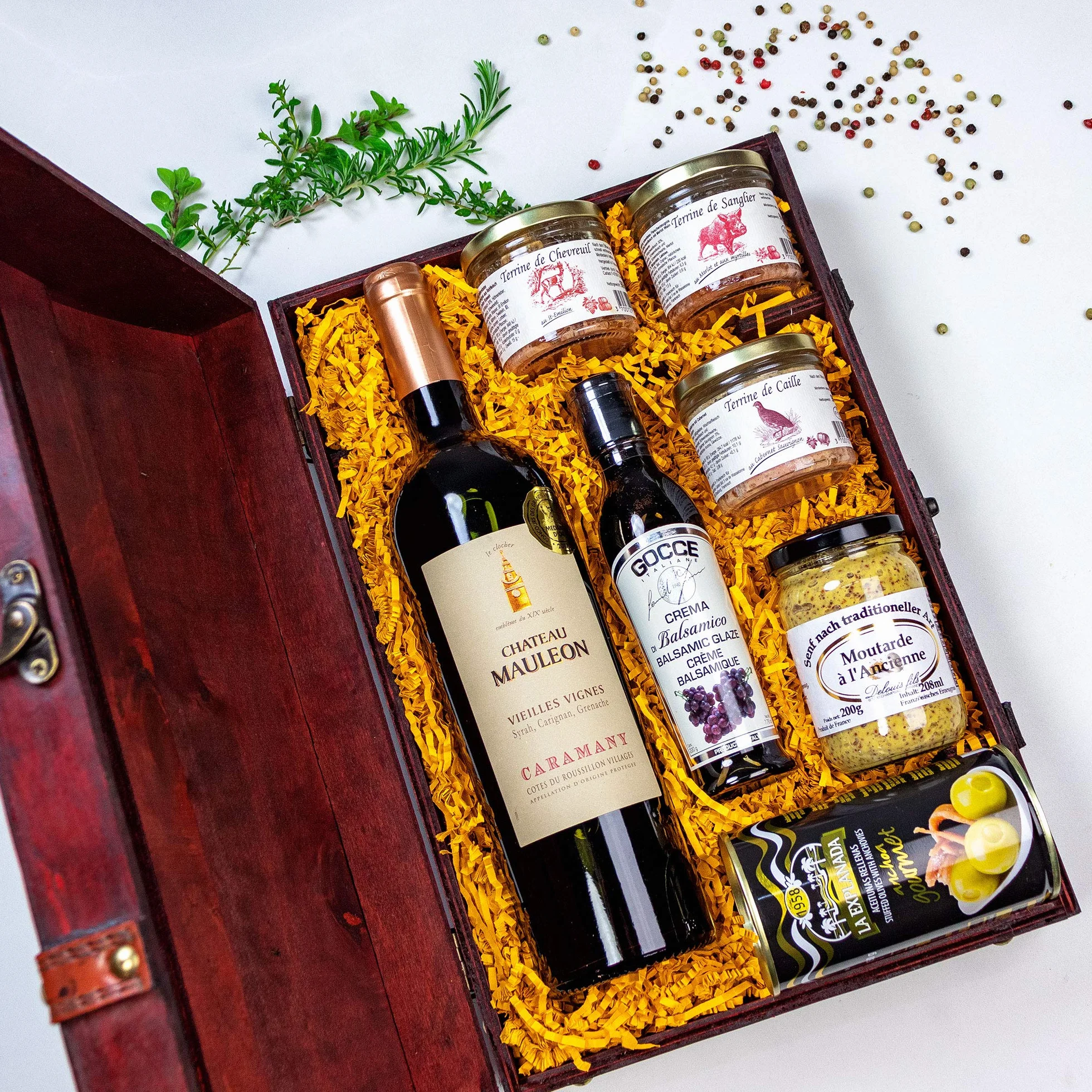 MonsterCadeaux Coffret Cadeau Gourmand de 7 Pièces, Épicerie Fine, Design de Coffre au Trésor