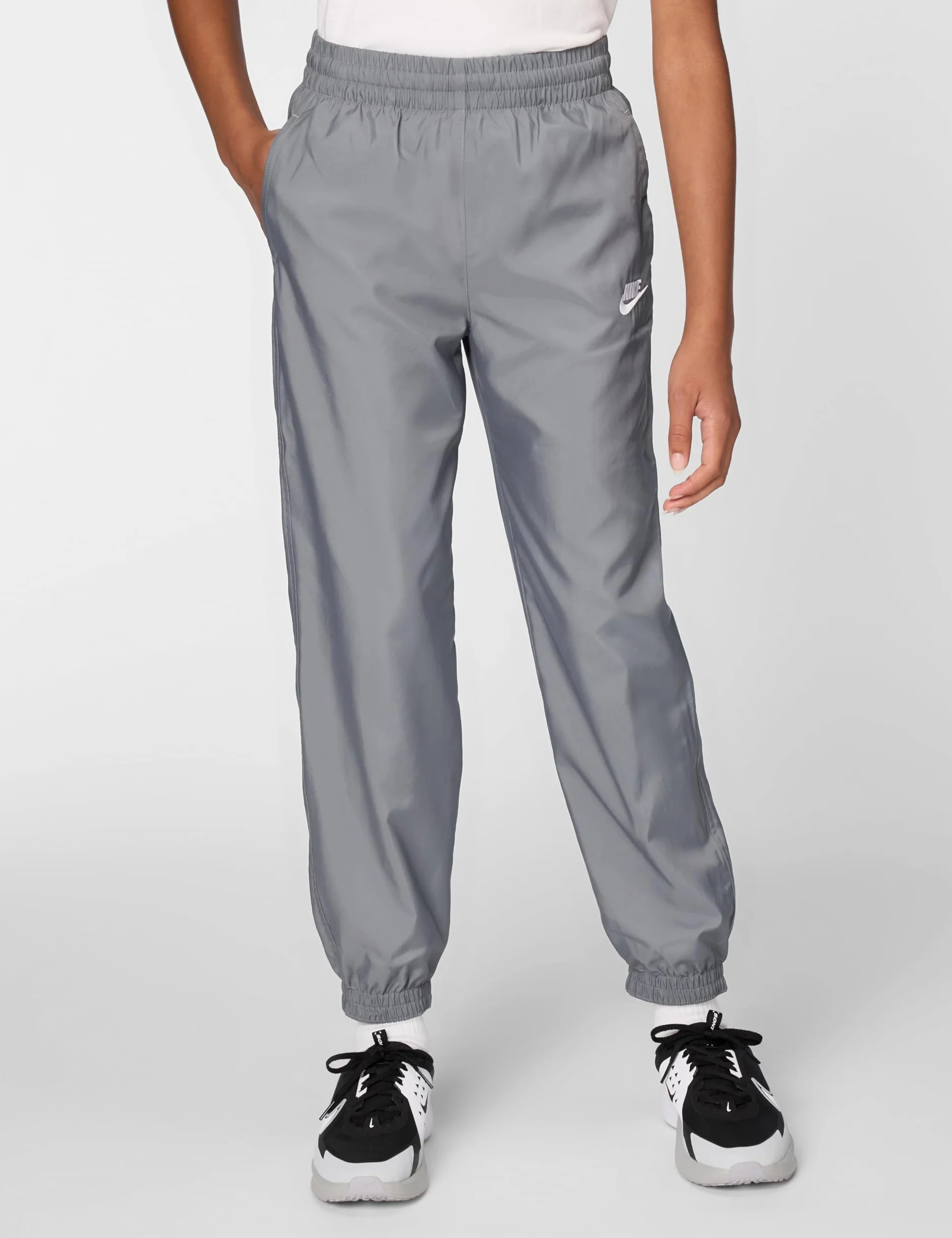 Nike Sportswear Club Web-Jogger Pantalon de Jogging tissé Jeune Athlète Enfant