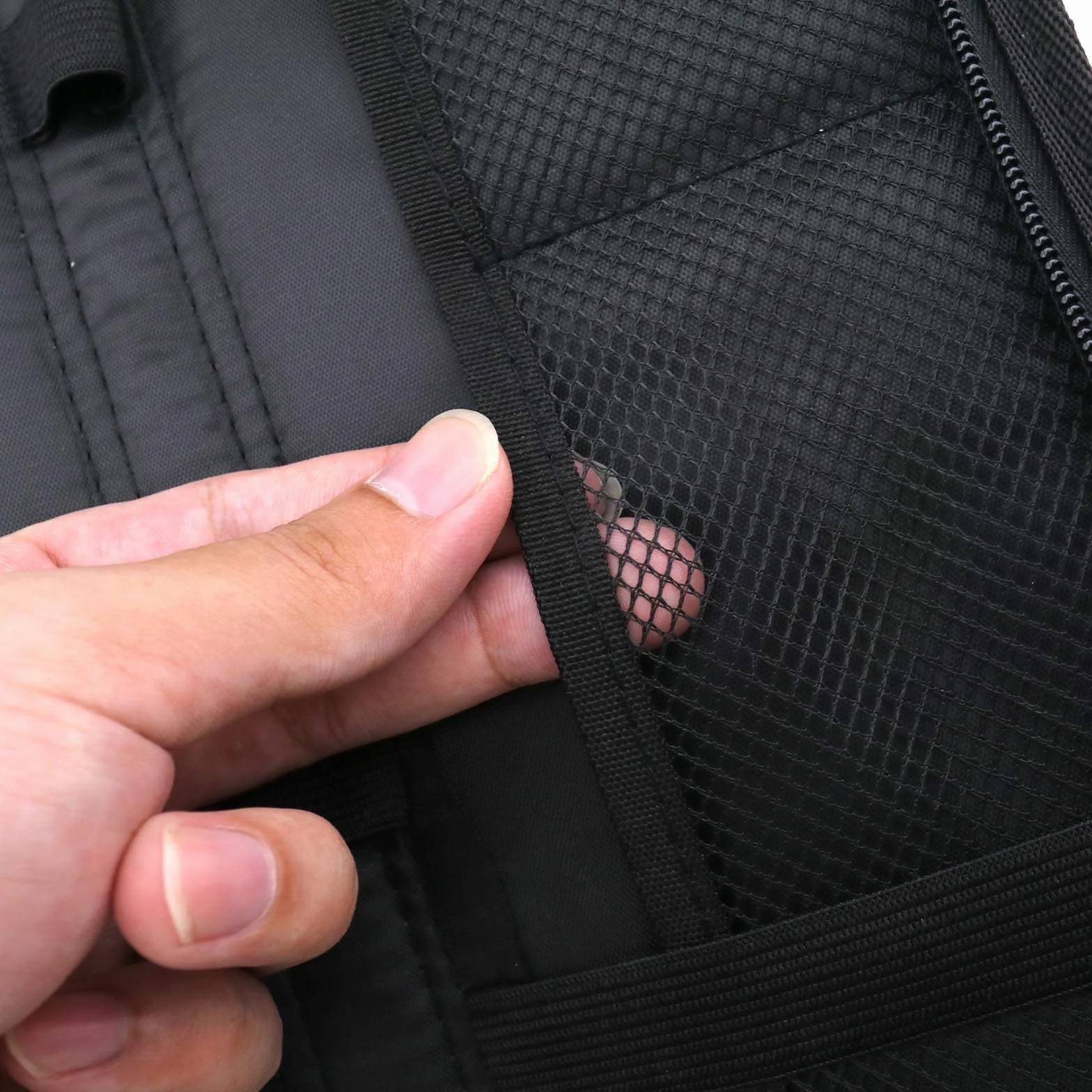 Sac de rangement en nylon noir 40,6 x 12,7 x 2 cm pour homme avec pinces à cravate et boutons de manchette