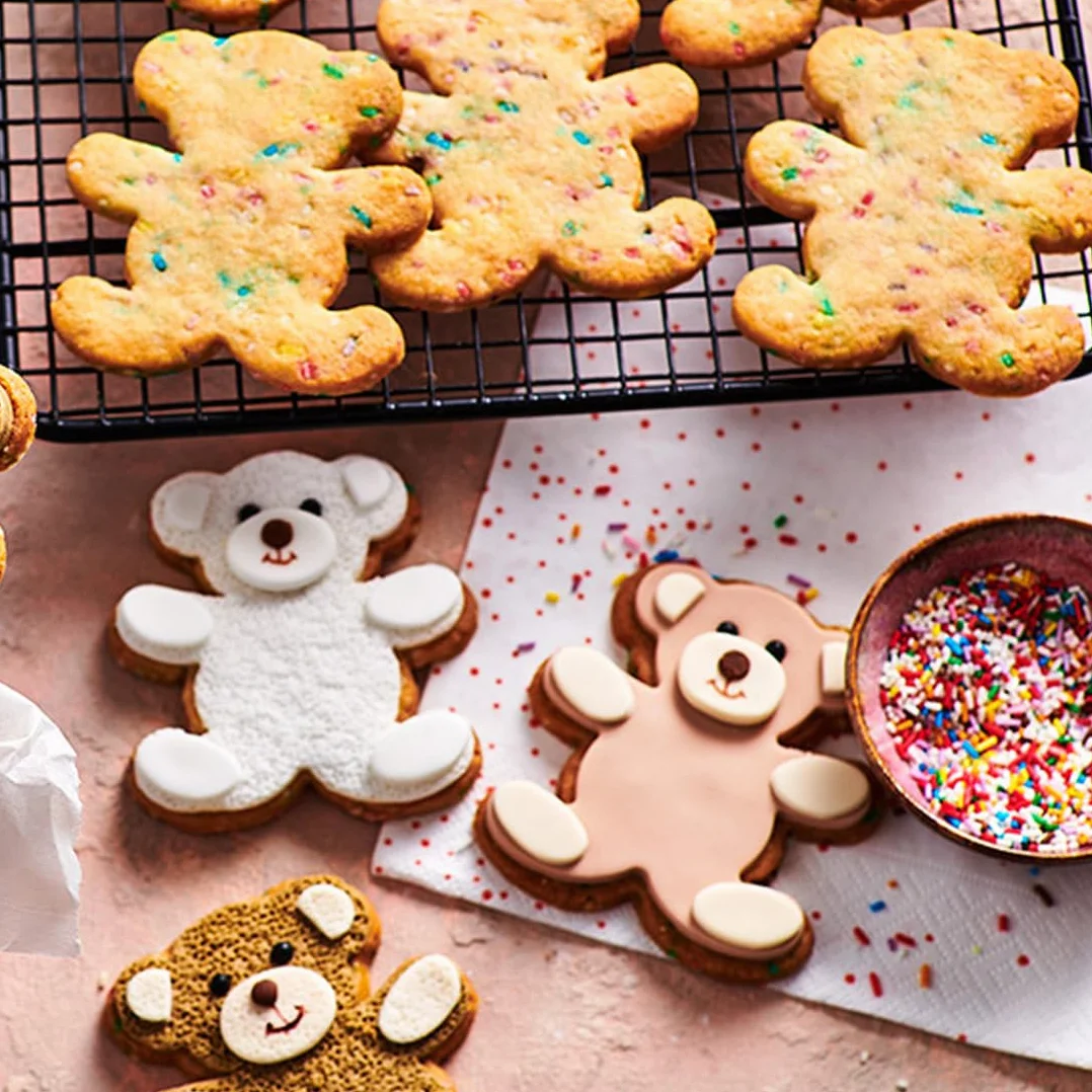 FunCakes Pâte à Sucre Teddy Bear Brown: Facile à utiliser, lisse, flexible, doux et pliable, parfait pour la décoration de gâteaux, Halal, casher et sans gluten. 250 g
