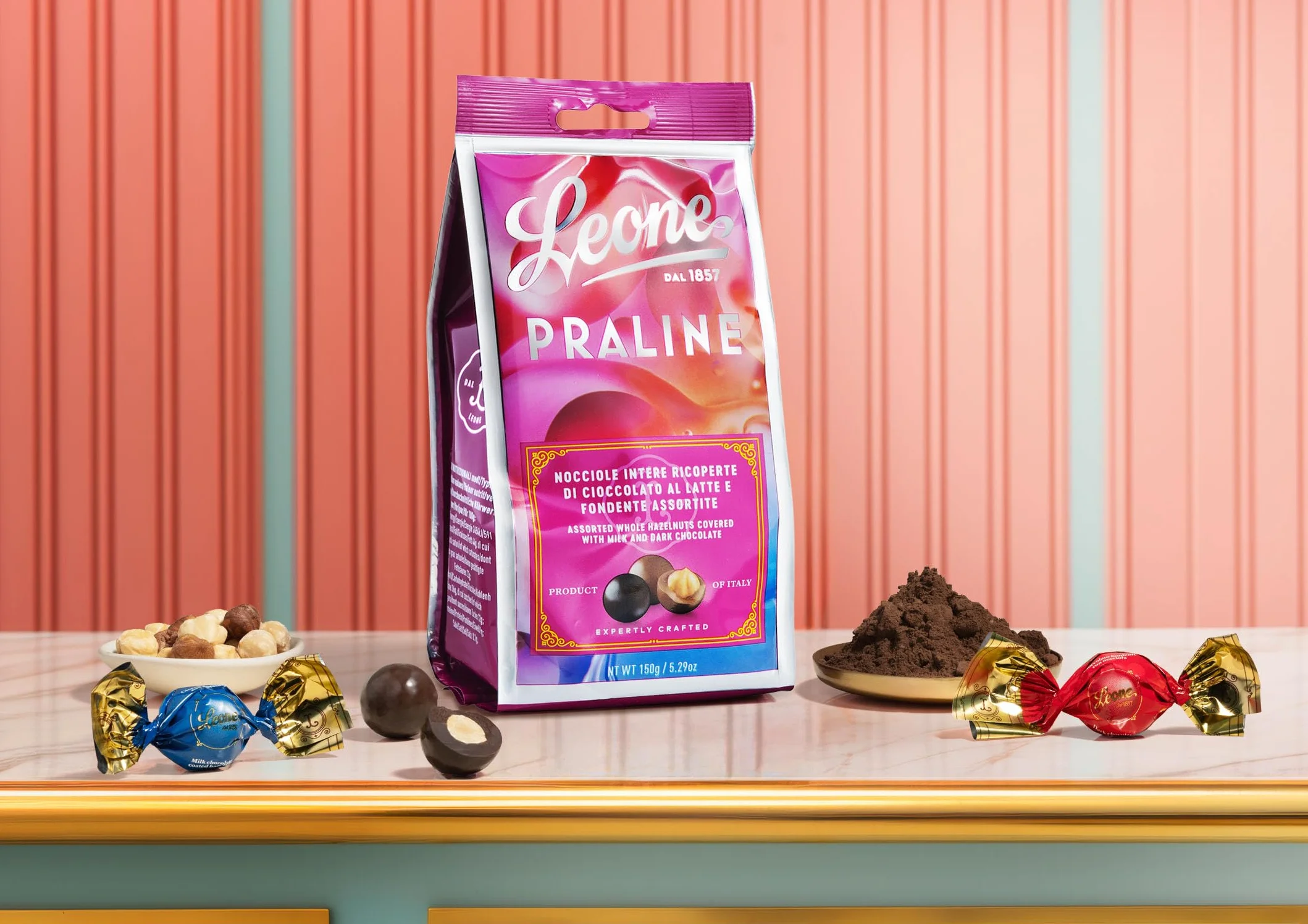 Leone depuis 1857 - Pralines Noisette Enrobée de Chocolat Noir et au Lait - Sachet de Chocolats Leone - Chocolats avec Noisette Sans Gluten - 150 gr