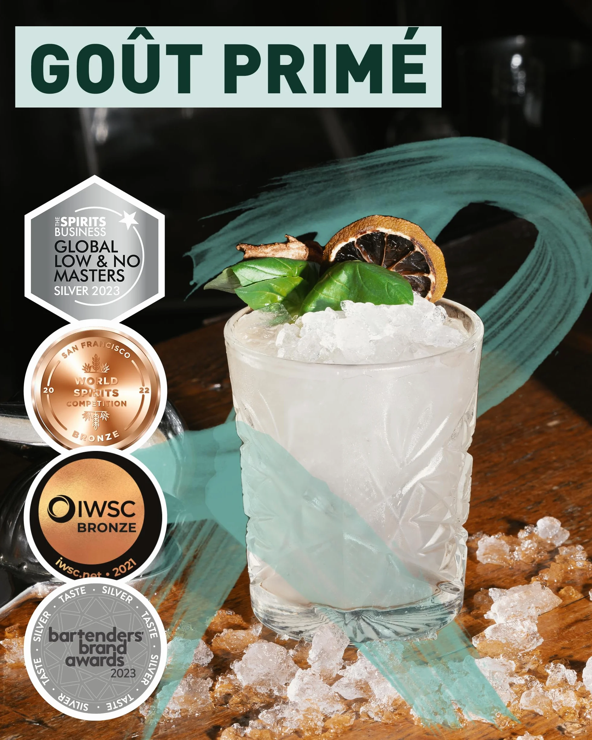 REBELS 0.0% - Alternative sans Alcool inspirée du Gin - Botanical Dry - 500 ml - Distillé deux fois pour un Arôme intense - Goût primé - Végan - Pour Mocktails comme Gin Tonic
