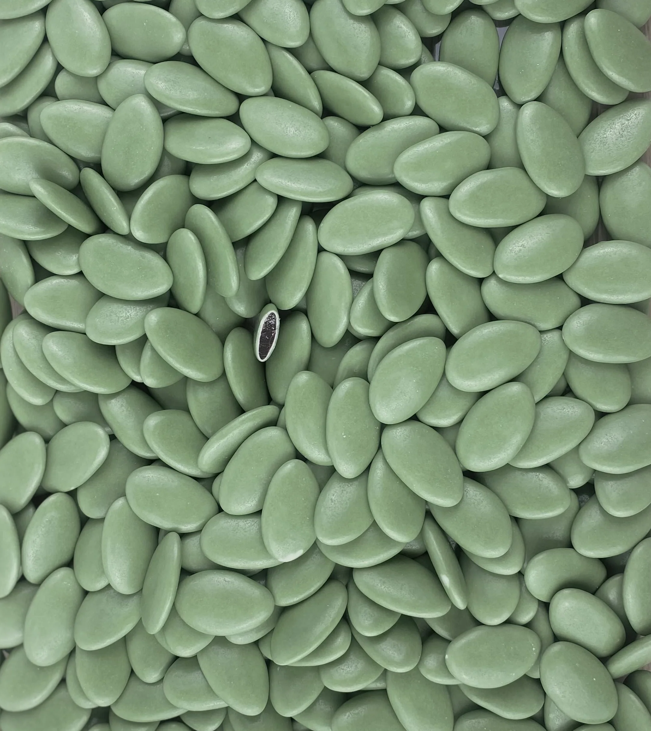 Dragées chocolat 71% cacao vert eucalyptus 1kg - environ 280 pièces - Fabrication artisanale France
